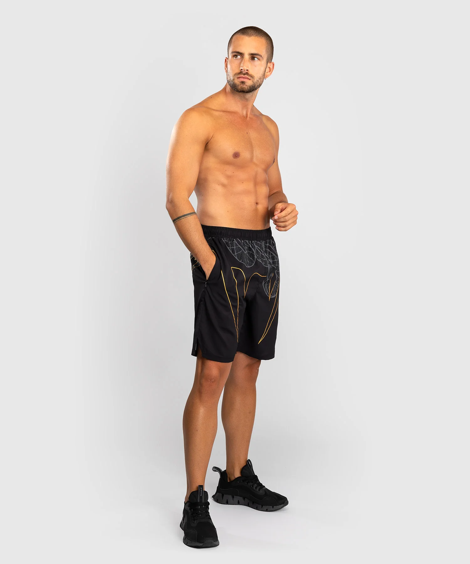 Short de Training Venum Serpenti – Noir/Argent/Or - Image 3