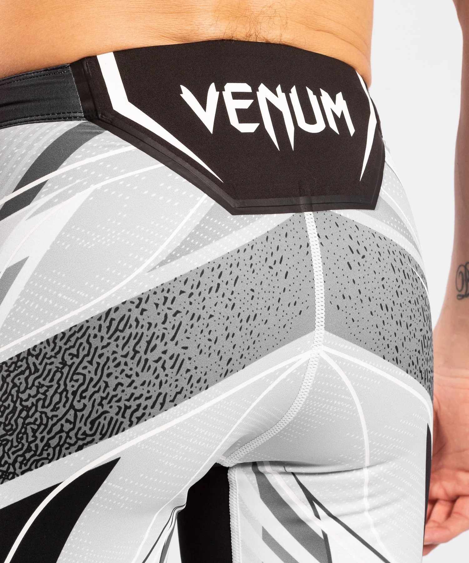 Short de compression pour Hommes UFC Venum Authentic Fight Night - Coupe Courte - Blanc - Image 6