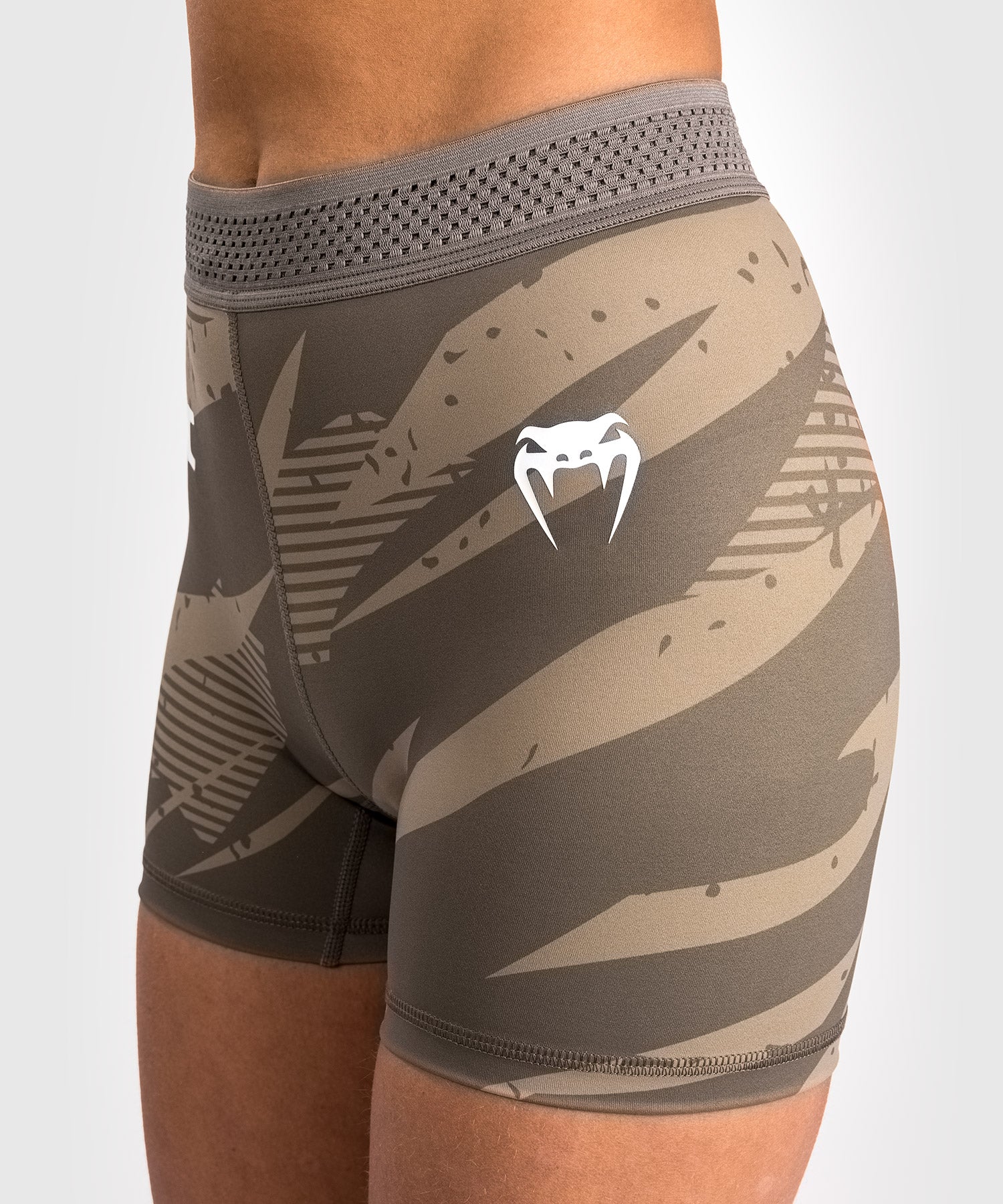 Short de compression pour Femmes UFC Adrenaline by Venum Fight Week - desert Camo - Image 5