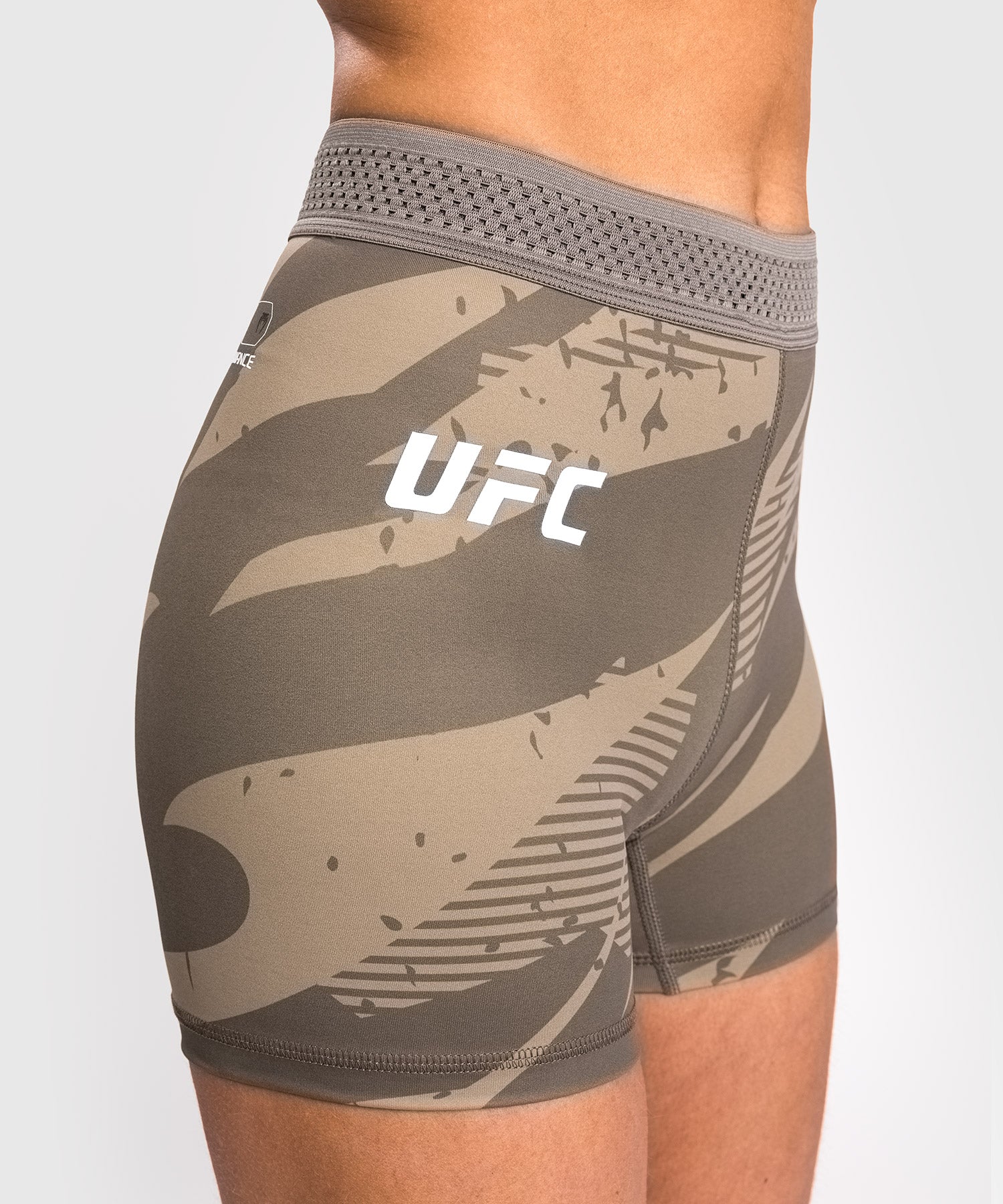 Short de compression pour Femmes UFC Adrenaline by Venum Fight Week - desert Camo - Image 6