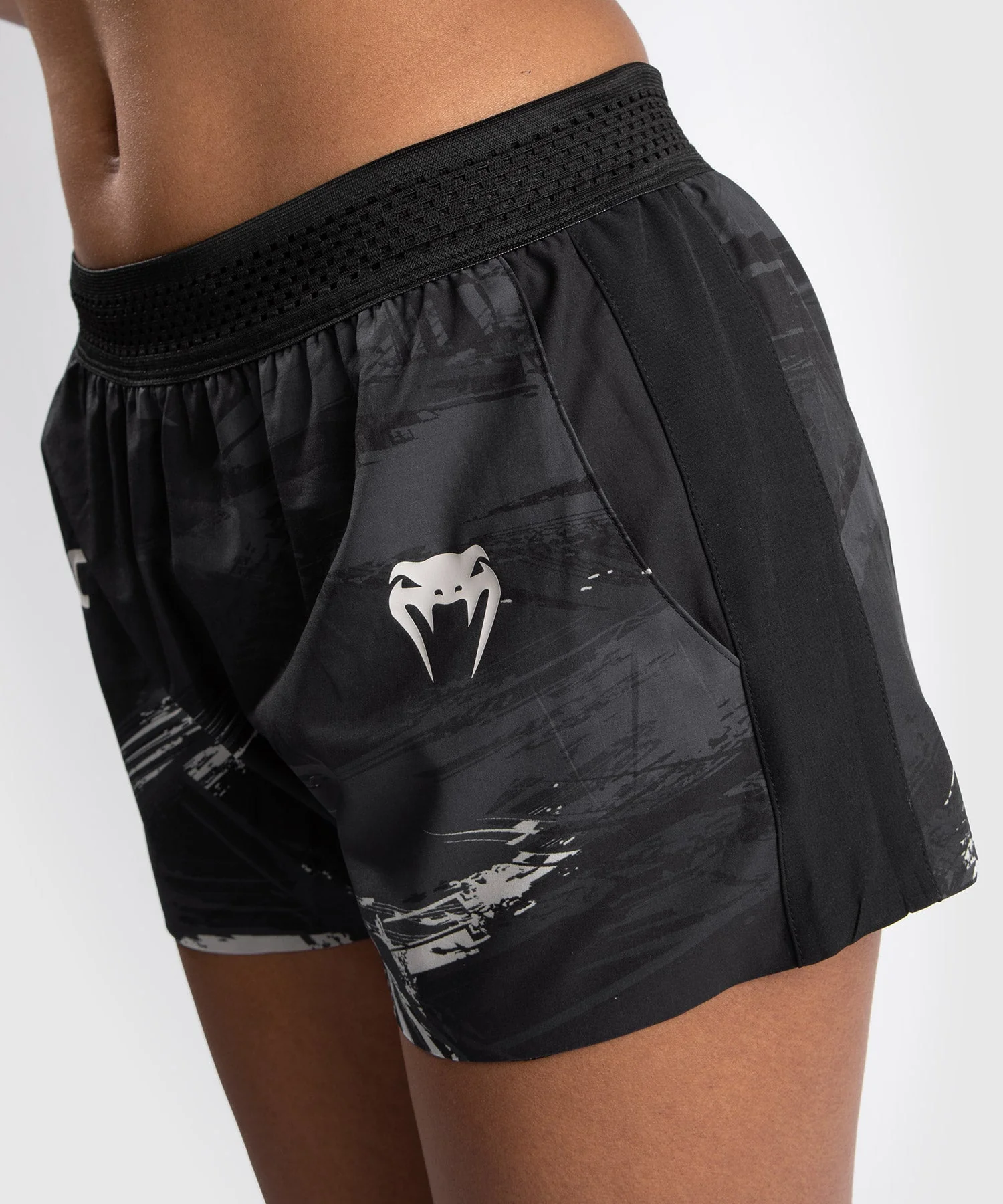 Short d'Entrainement UFC Venum Authentic Fight Week 2.0 - Pour Femmes - Noir/Sable - Image 5