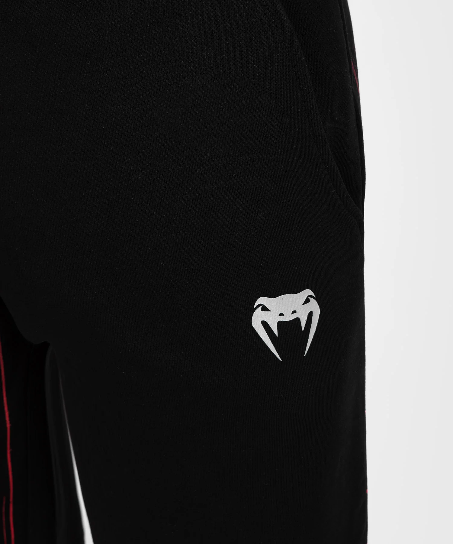 Short en Coton pour Hommes UFC Venum Performance Institute 2.0 - Noir/Rouge - Image 9