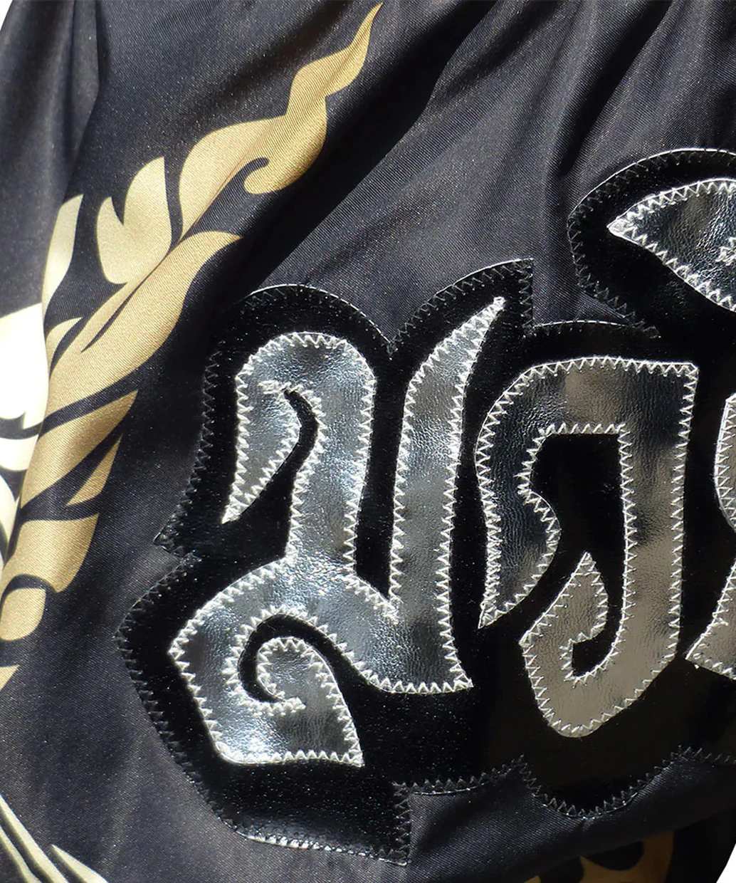Short de Muay Thai Tuff The King Of Naga Black - Noir/Or - Image 5