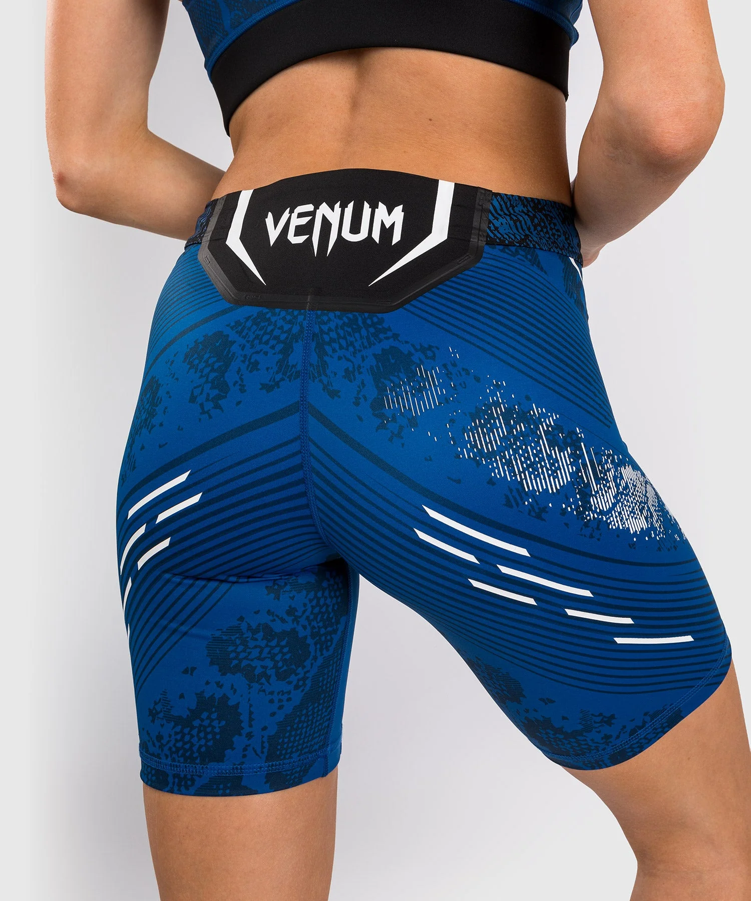 Short de compression Long Fit pour Femmes UFC Adrenaline by Venum Authentic Fight Night - Bleu - Image 5