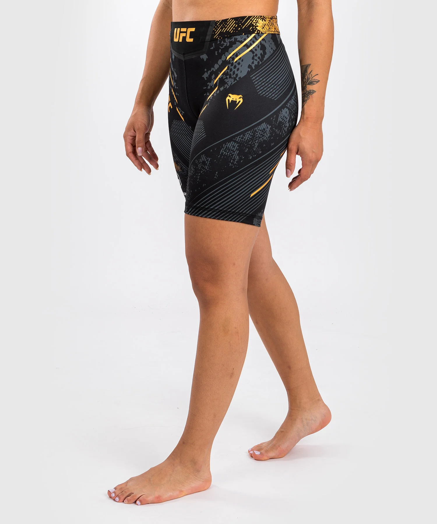 Short de compression Long Fit pour Femmes UFC Adrenaline by Venum Authentic Fight Night - Champion - Image 3