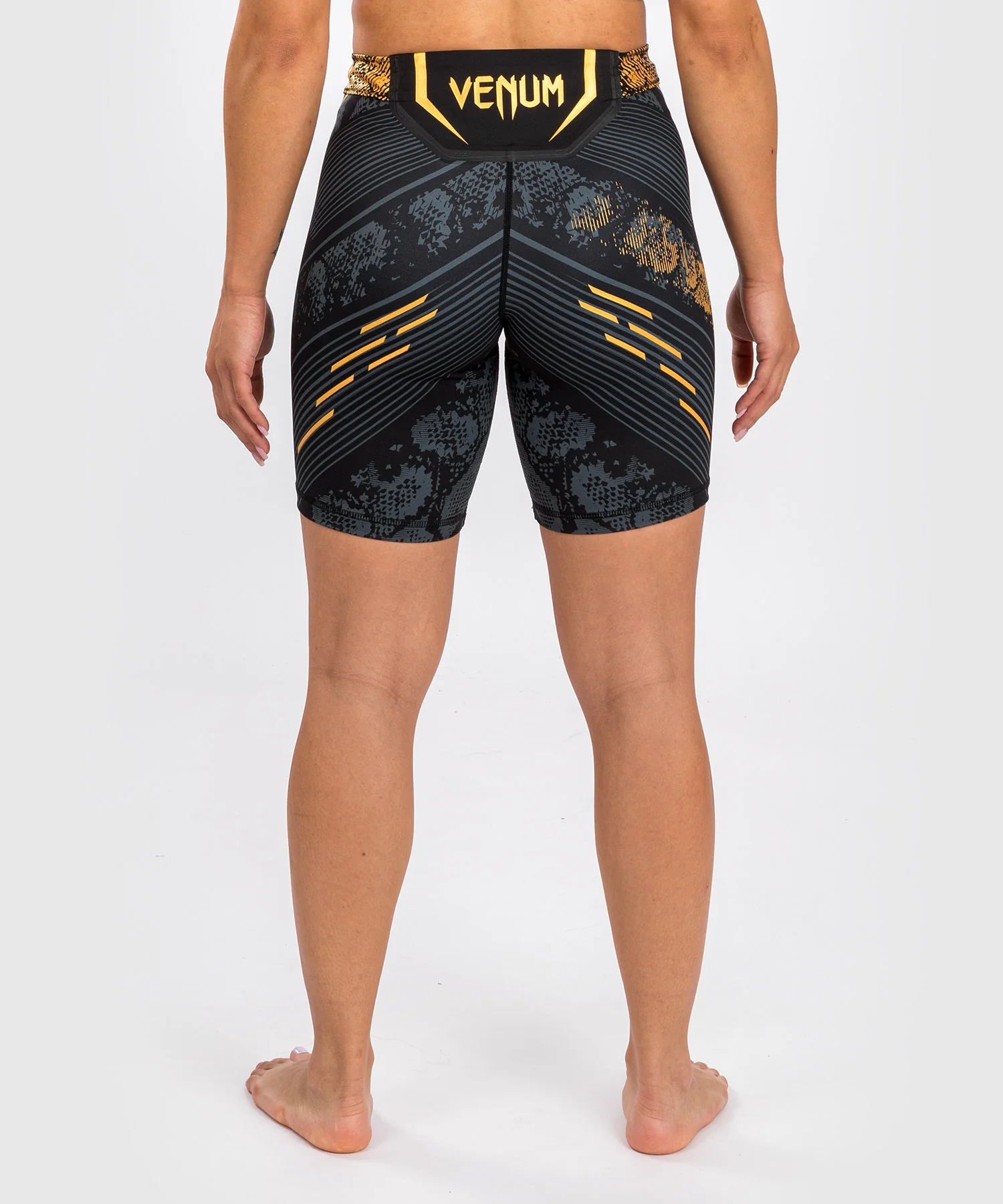 Short de compression Long Fit pour Femmes UFC Adrenaline by Venum Authentic Fight Night - Champion - Image 4