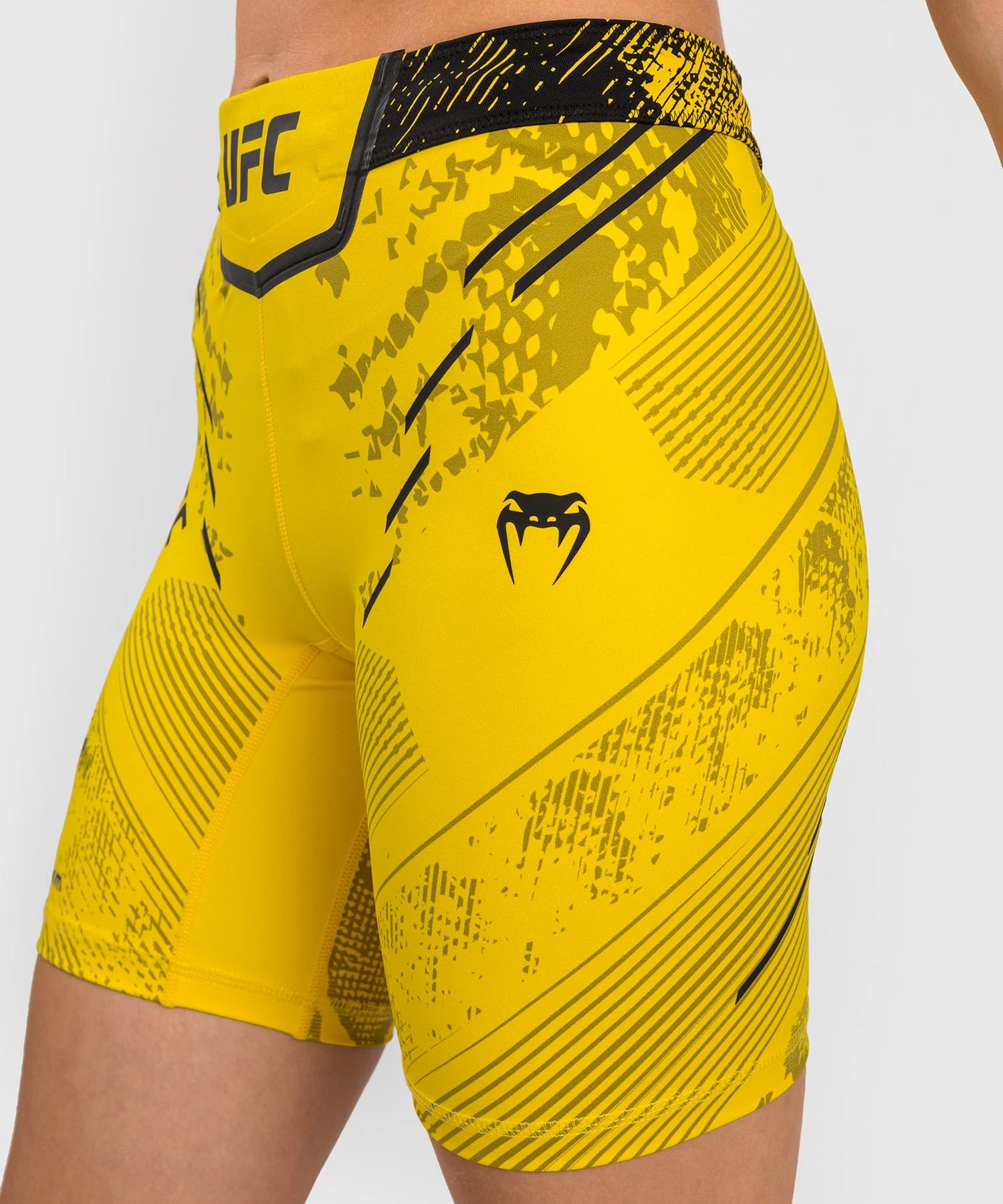 Short de compression Long Fit pour Femmes UFC Adrenaline by Venum Authentic Fight Night - Jaune - Image 6