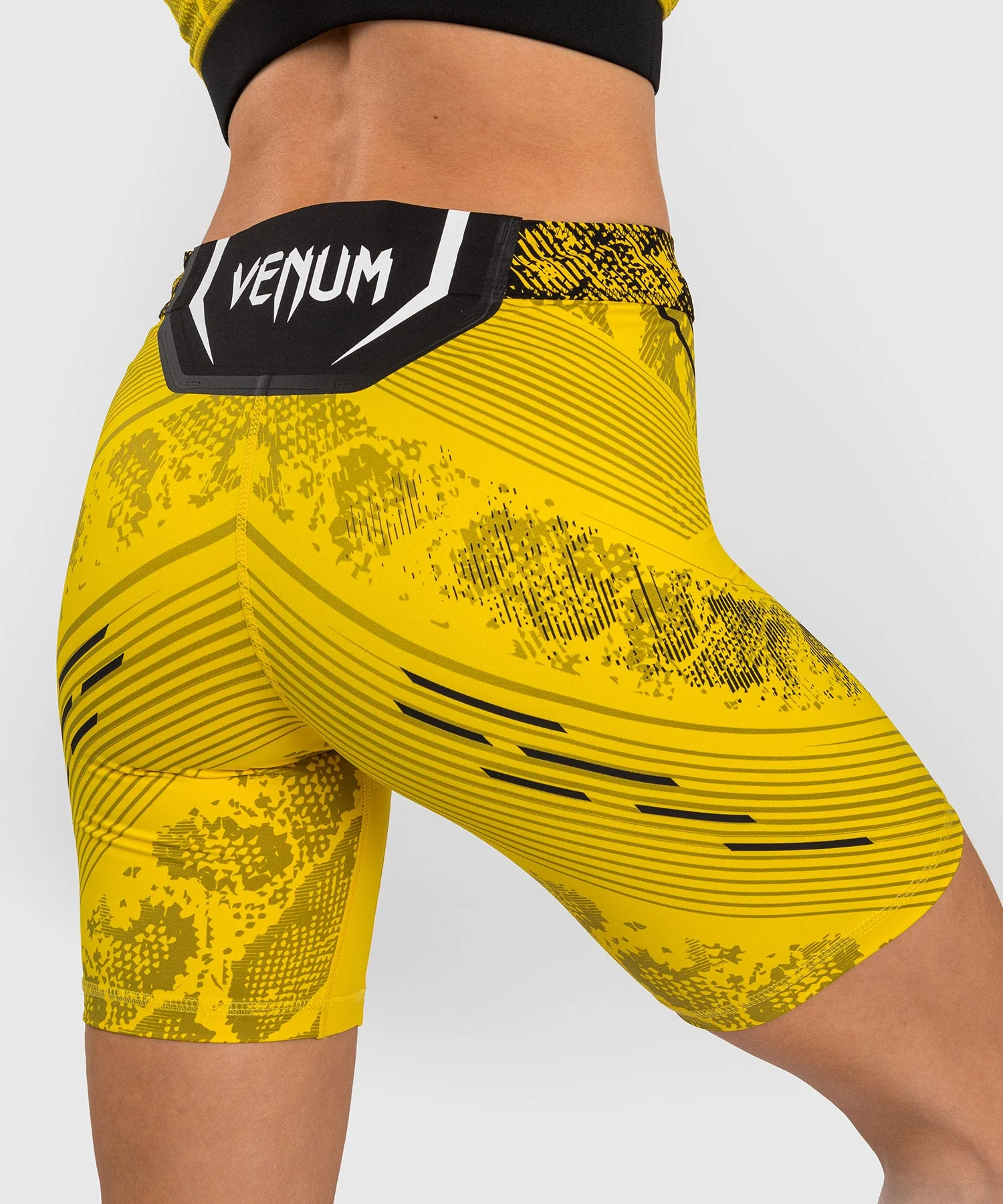Short de compression Long Fit pour Femmes UFC Adrenaline by Venum Authentic Fight Night - Jaune - Image 7