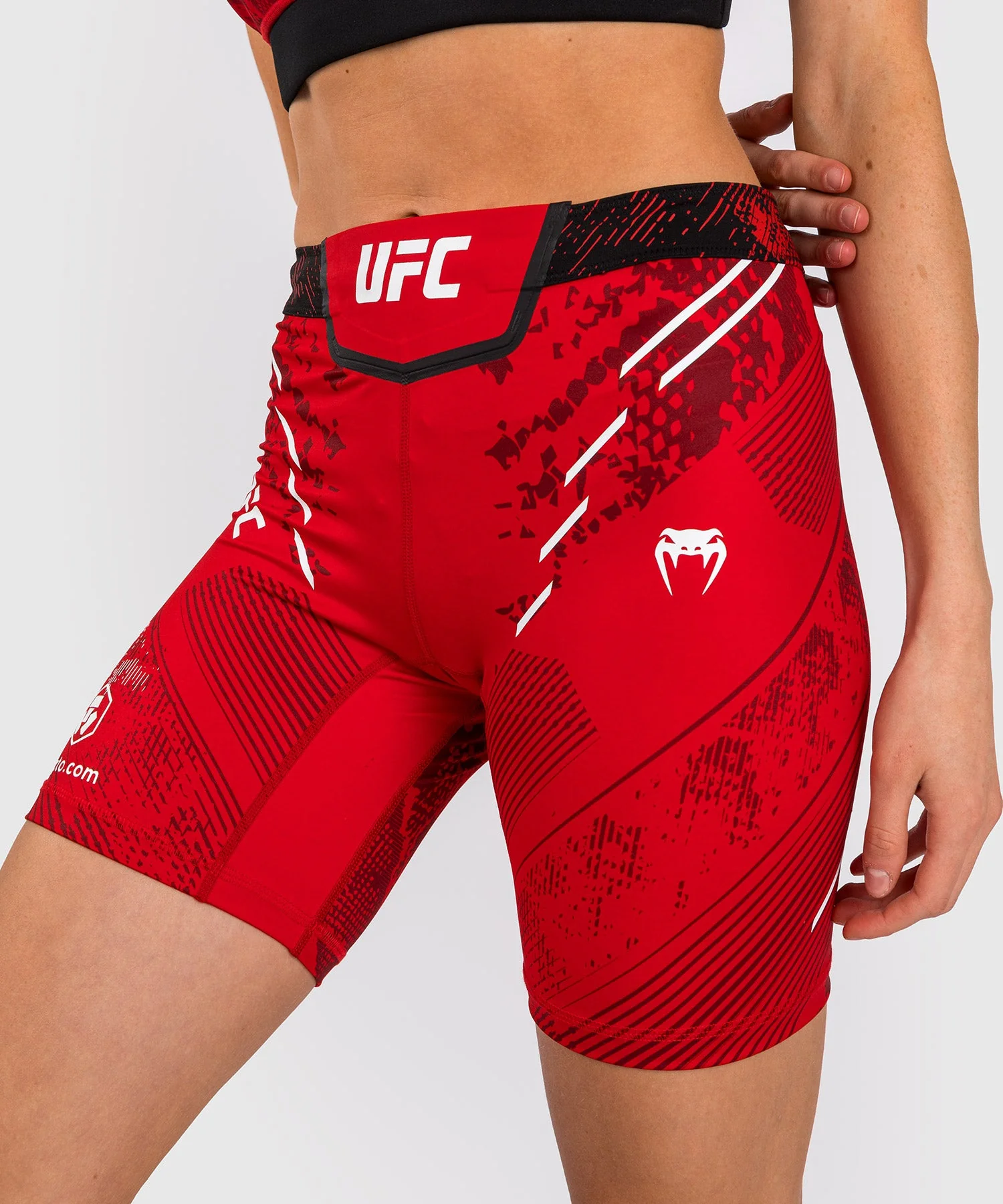Short de compression Long Fit pour Femmes UFC Adrenaline by Venum Authentic Fight Night - Rouge - Image 3