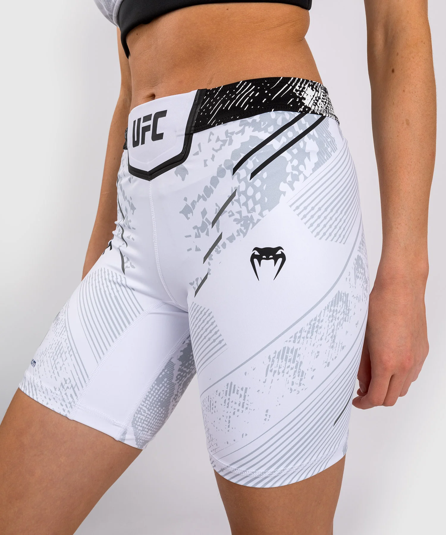 Short de compression Long Fit pour Femmes UFC Adrenaline by Venum Authentic Fight Night - White - Image 5