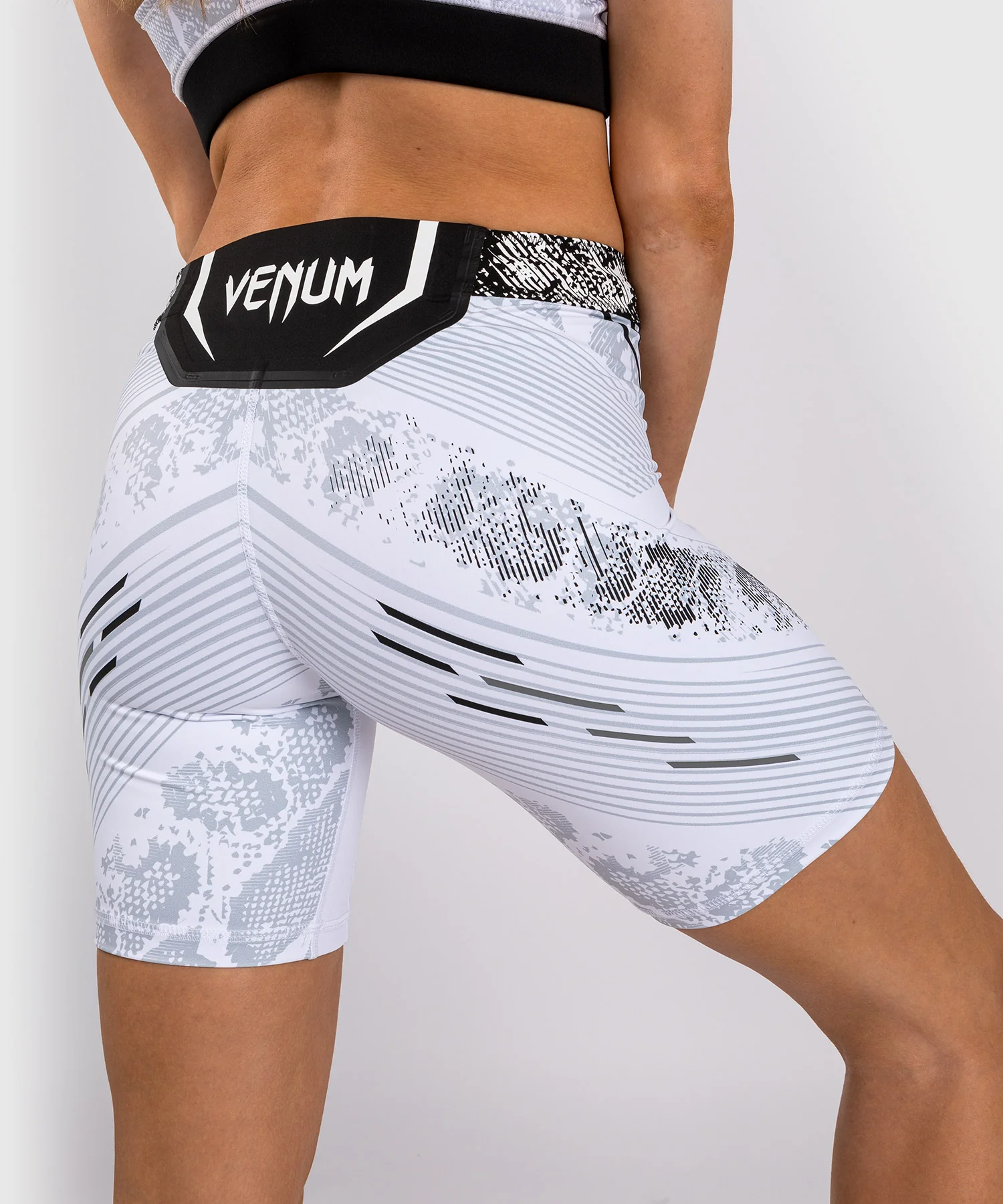 Short de compression Long Fit pour Femmes UFC Adrenaline by Venum Authentic Fight Night - White - Image 6