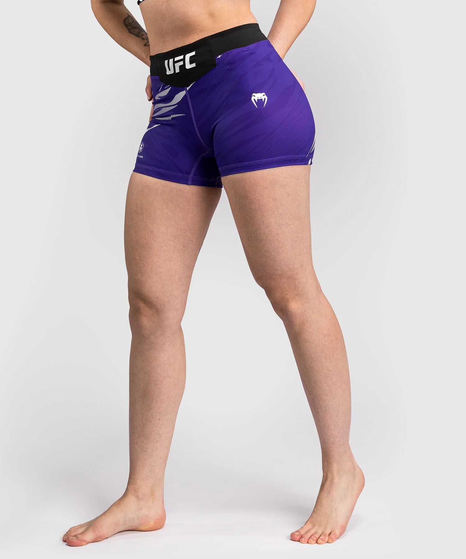 Short de compression pour Femmes UFC Fusion by Venum Authentic Fight Night - Coupe Courte - Violet - Image 2