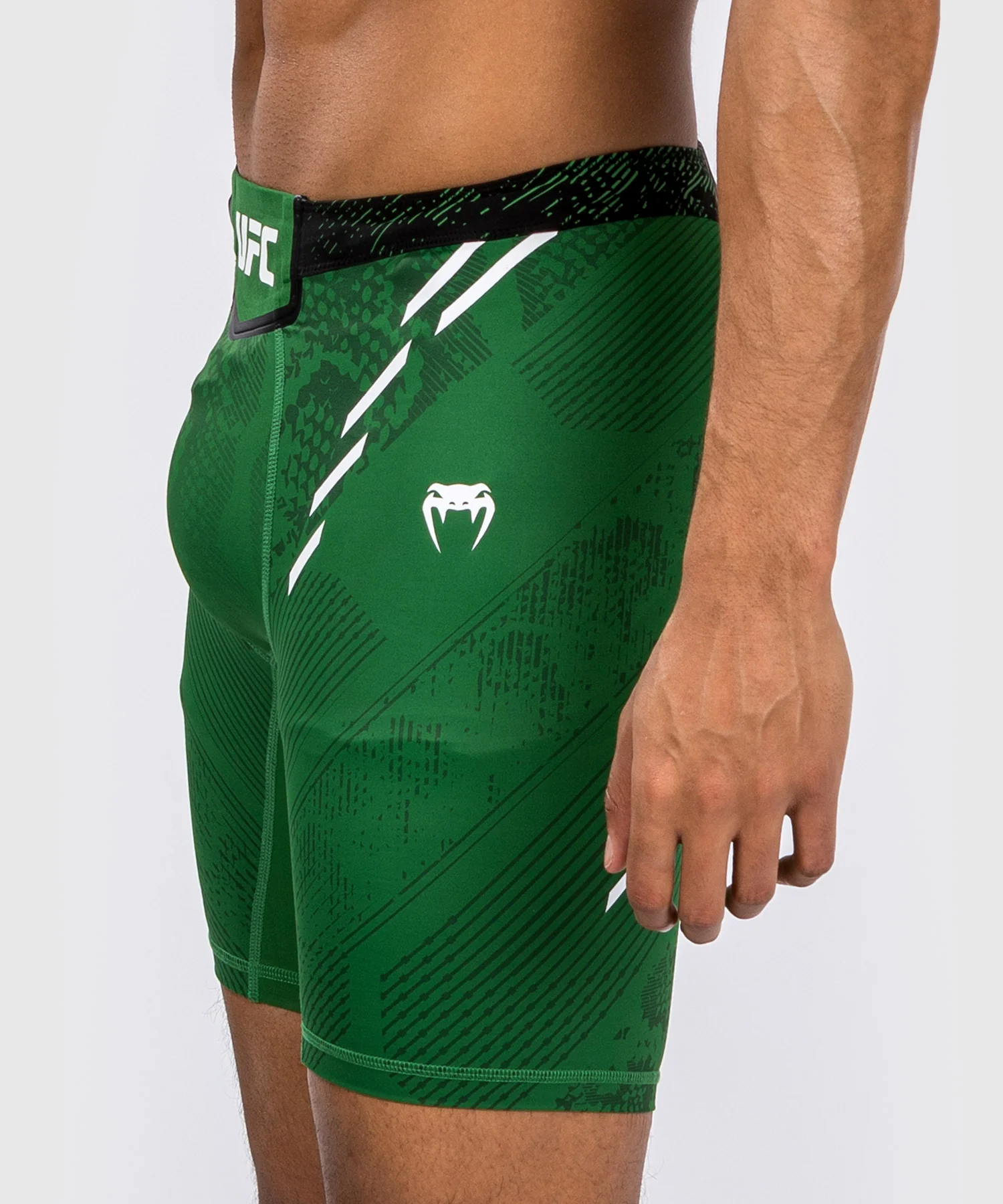 Short de compression pour Hommes UFC Adrenaline by Venum Authentic Fight Night - Vert - Image 7