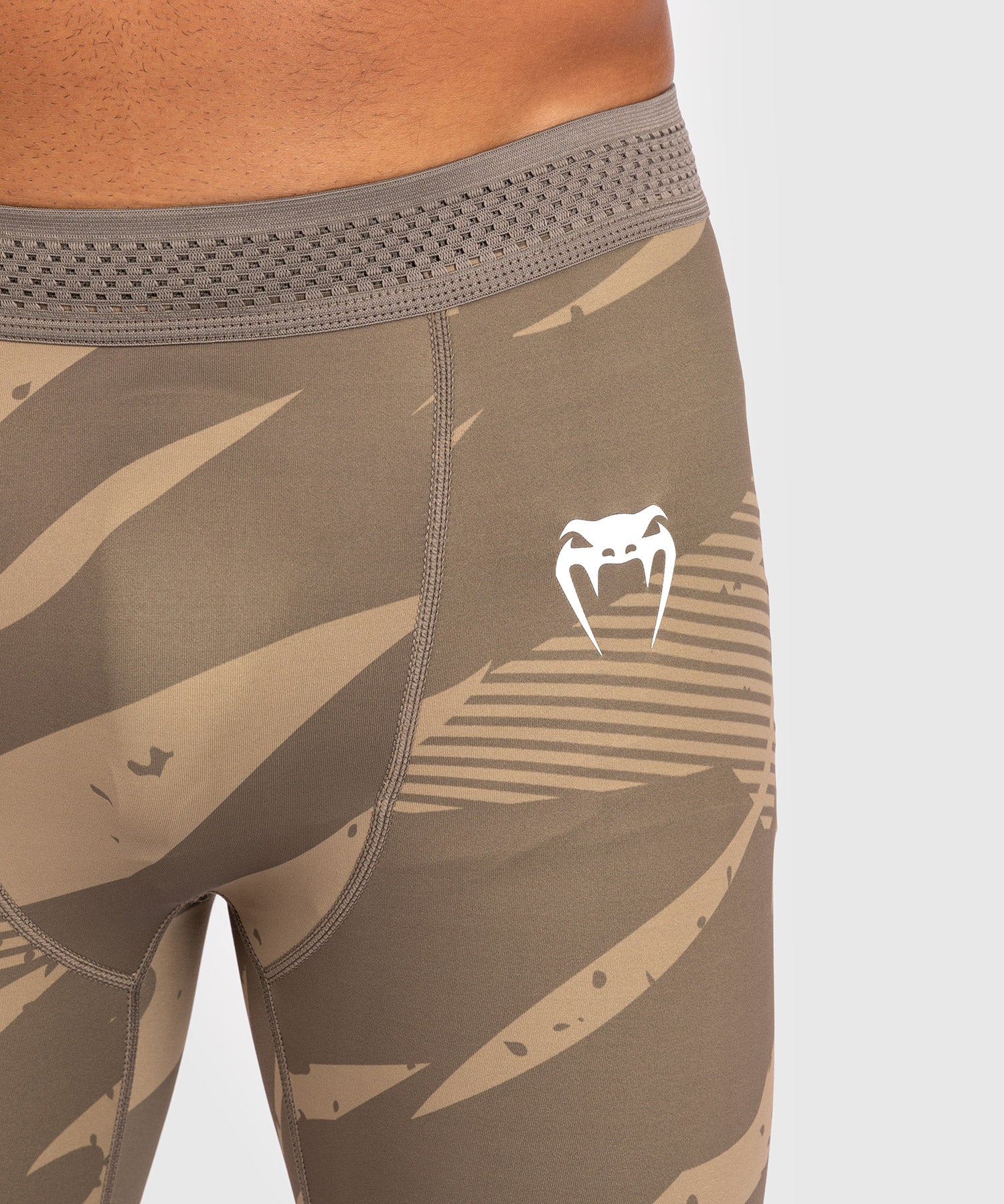 Short de compression pour Hommes UFC Adrenaline by Venum Fight Week - desert Camo - Image 5