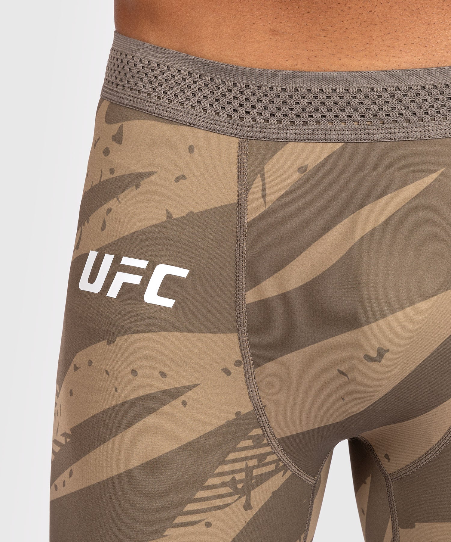 Short de compression pour Hommes UFC Adrenaline by Venum Fight Week - desert Camo - Image 6