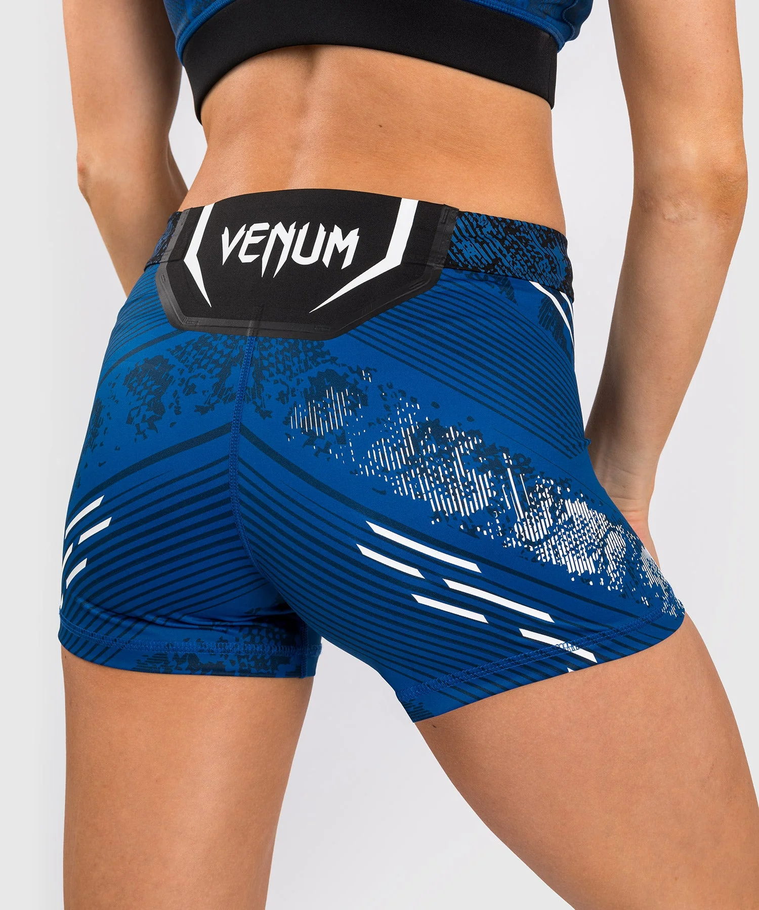 Short de Short de compression Fit pour Femmes UFC Adrenaline by Venum Authentic Fight Night - Bleu - Image 7
