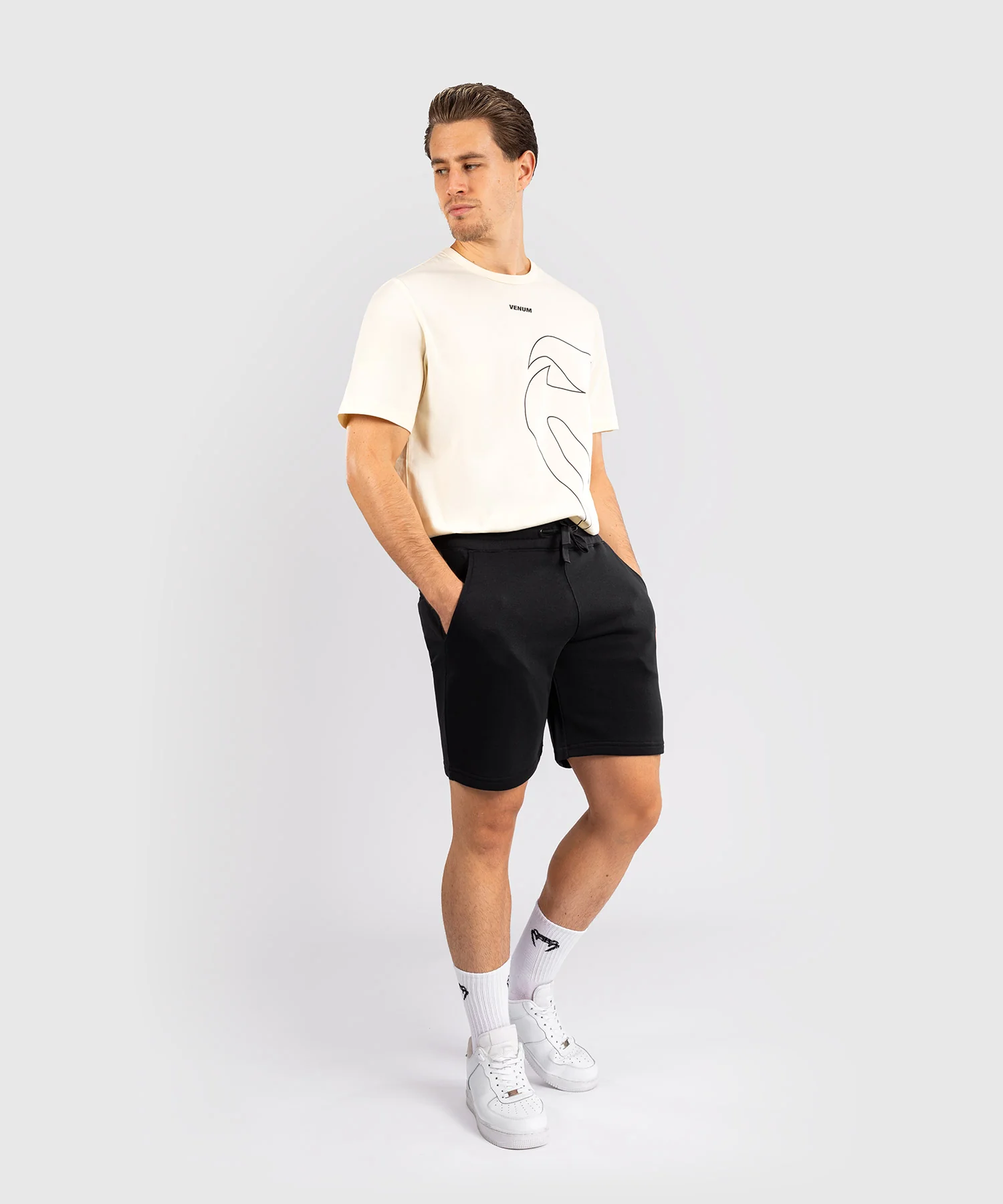 Short Venum Classic pour Hommes - Noir - Image 5