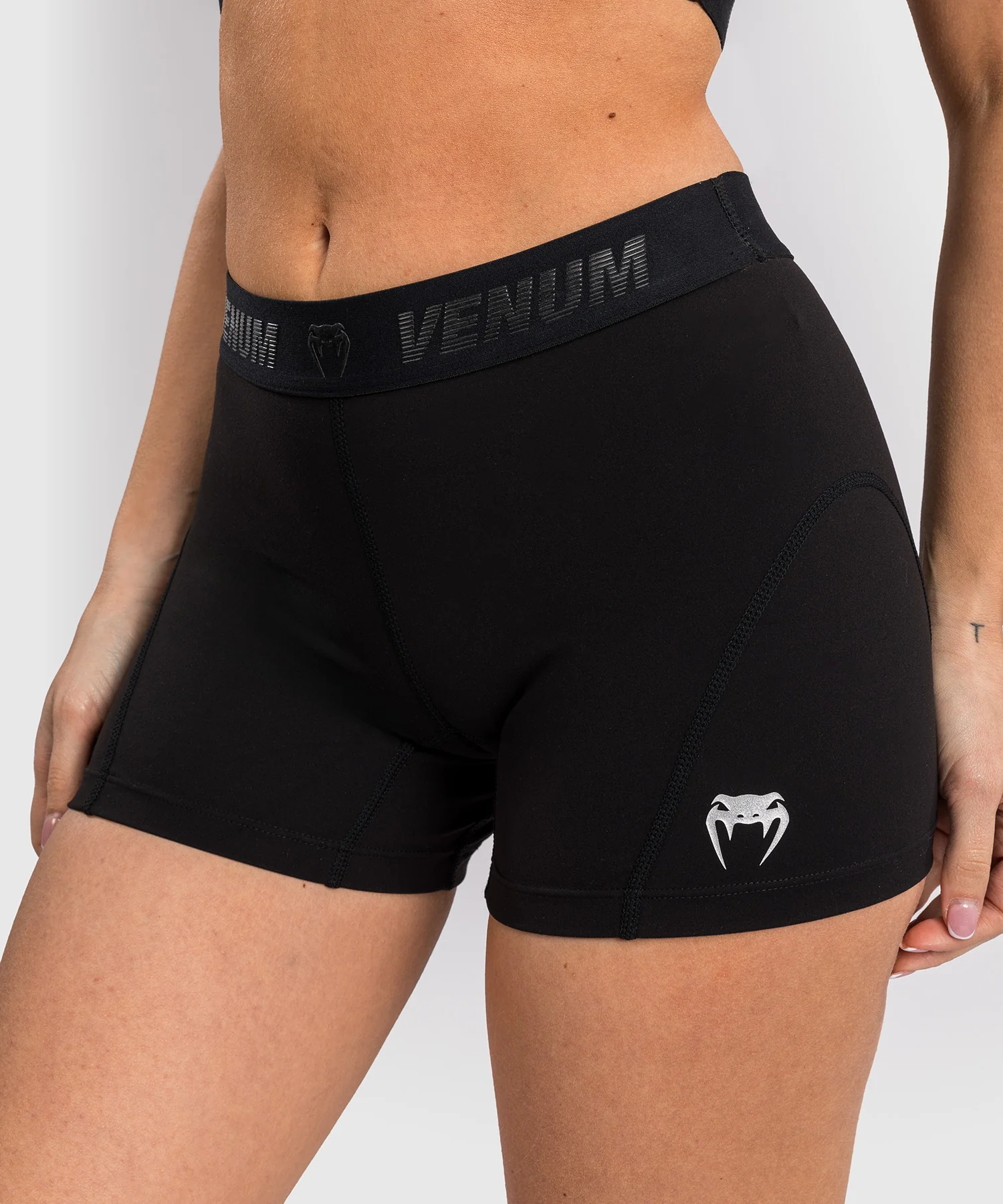 Short Venum Elevate pour Femmes Vale Tudo - Noir - Image 7