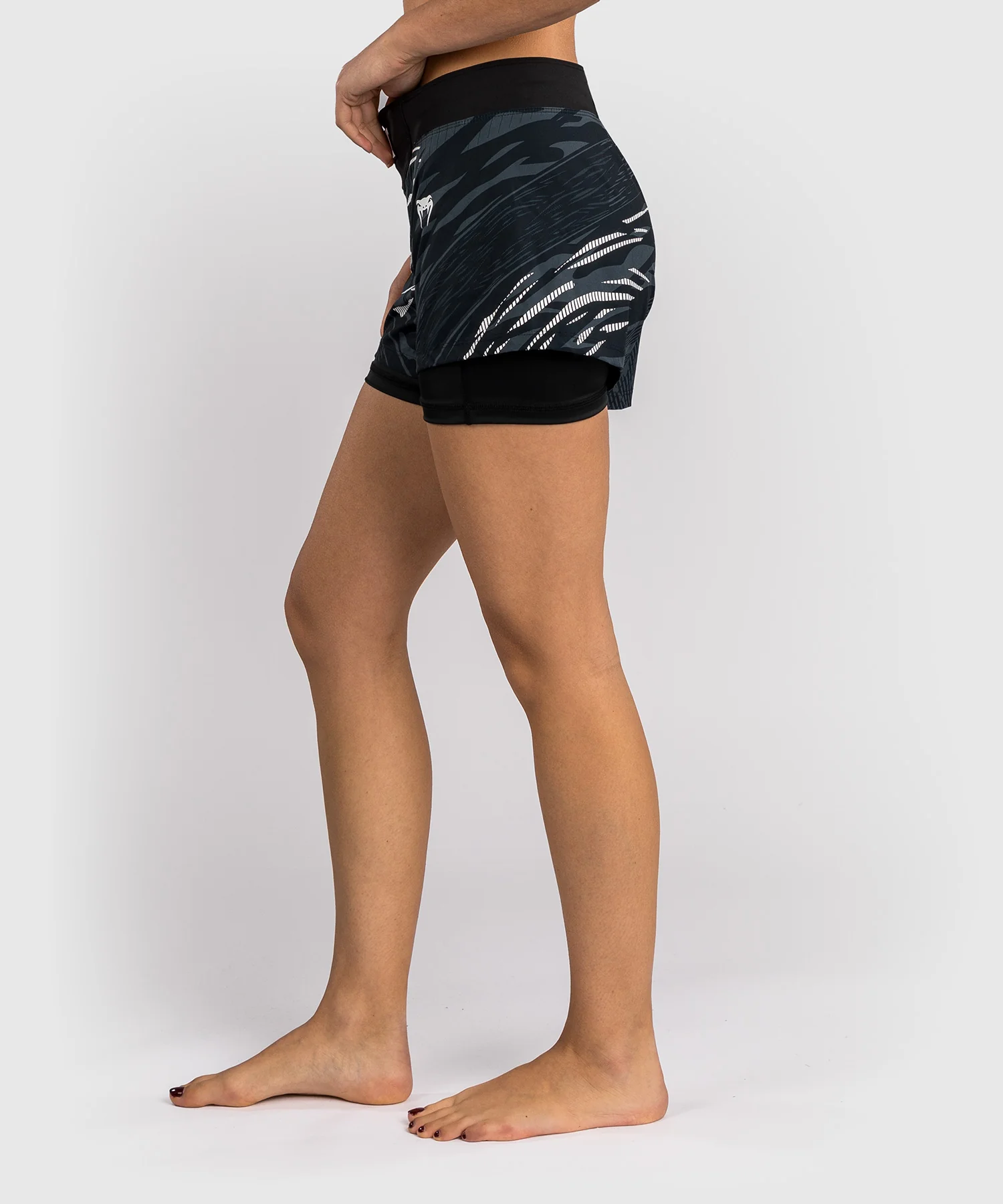 Shorts de Combat pour Femmes UFC Fusion by Venum Authentic Fight Night - Noir - Image 2