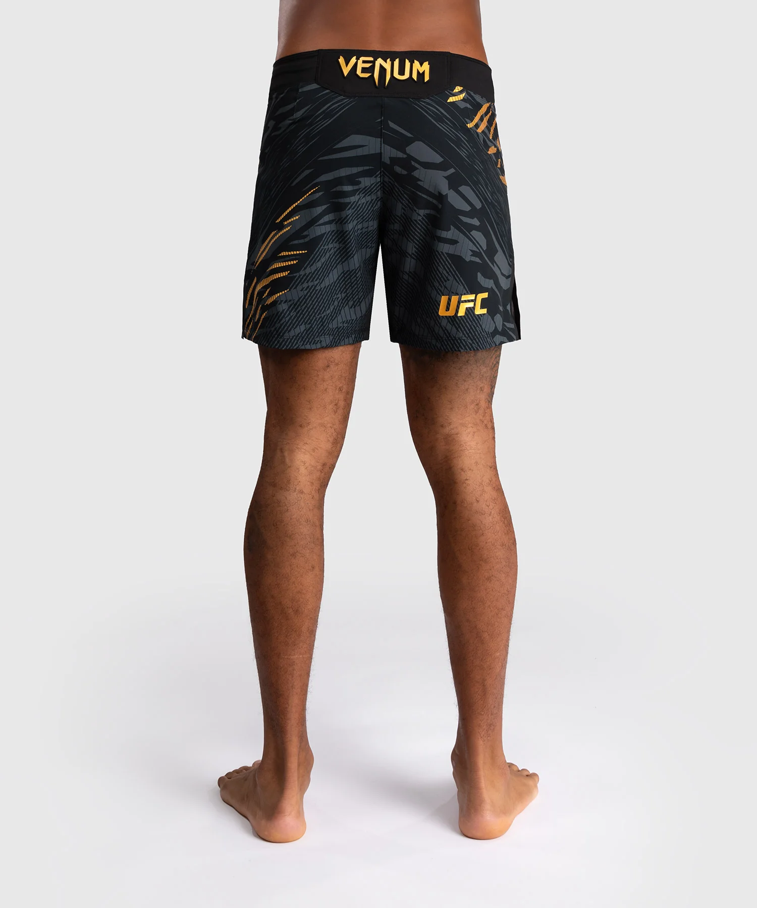 Shorts de Combat pour Hommes UFC Fusion by Venum Authentic Fight Night - Coupe Courte - Champion - Image 3