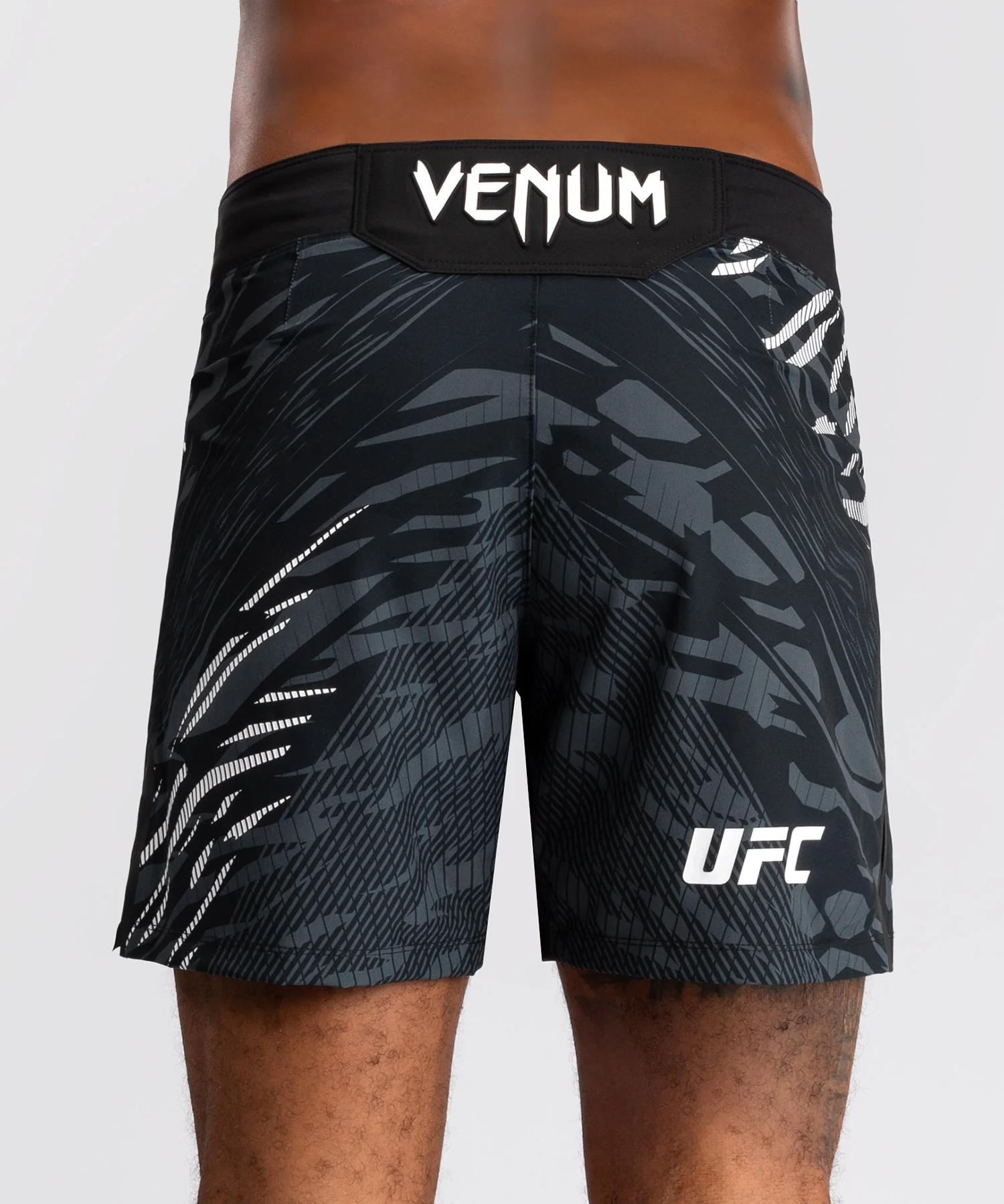 Shorts de Combat pour Hommes UFC Fusion by Venum Authentic Fight Night - Coupe Courte - Noir - Image 5