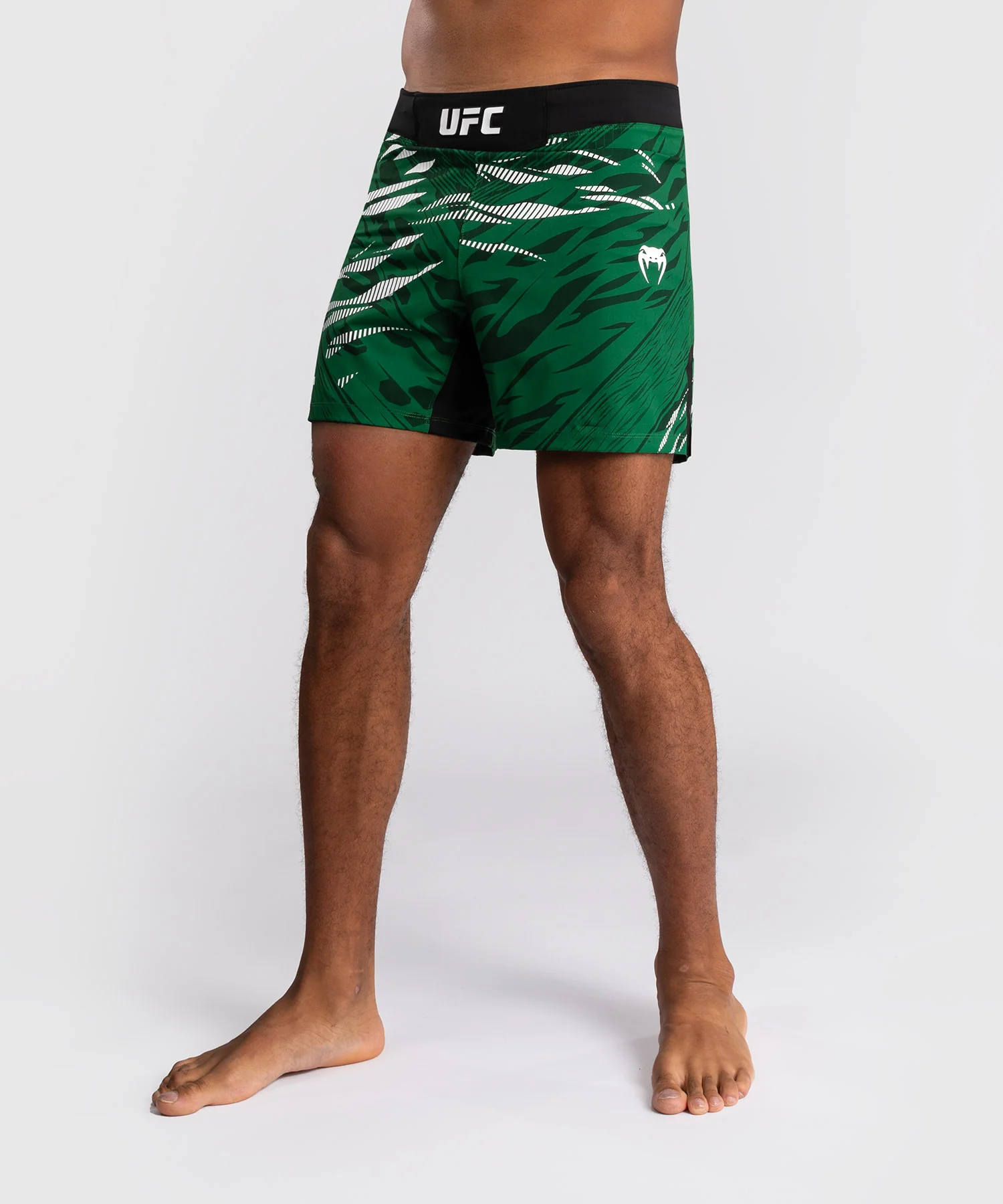 Shorts de Combat pour Hommes UFC Fusion by Venum Authentic Fight Night - Coupe Courte - Vert - Image 2