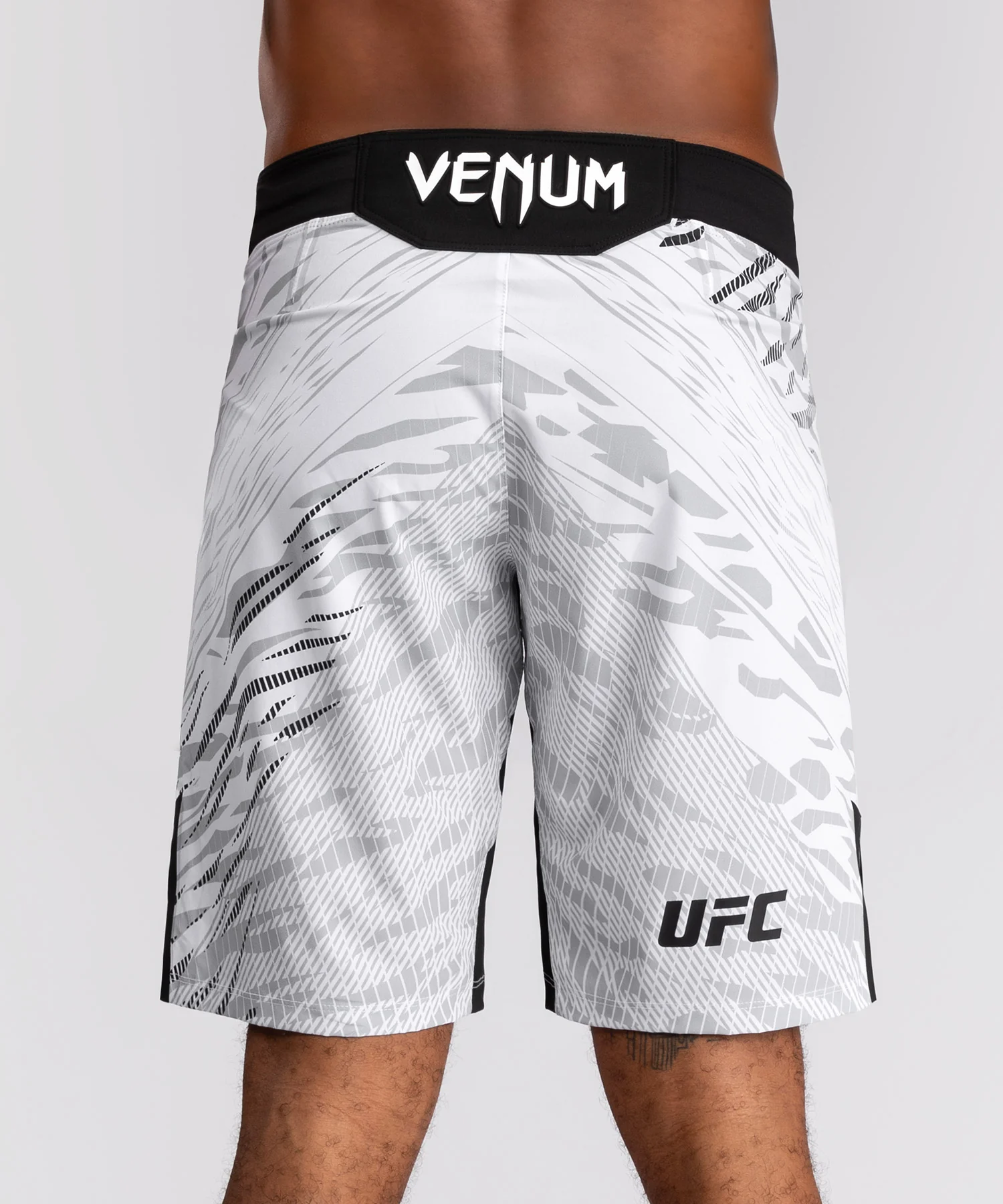 Shorts de Combat pour Hommes UFC Fusion by Venum Authentic Fight Night - Coupe Longue - Blanc - Image 5