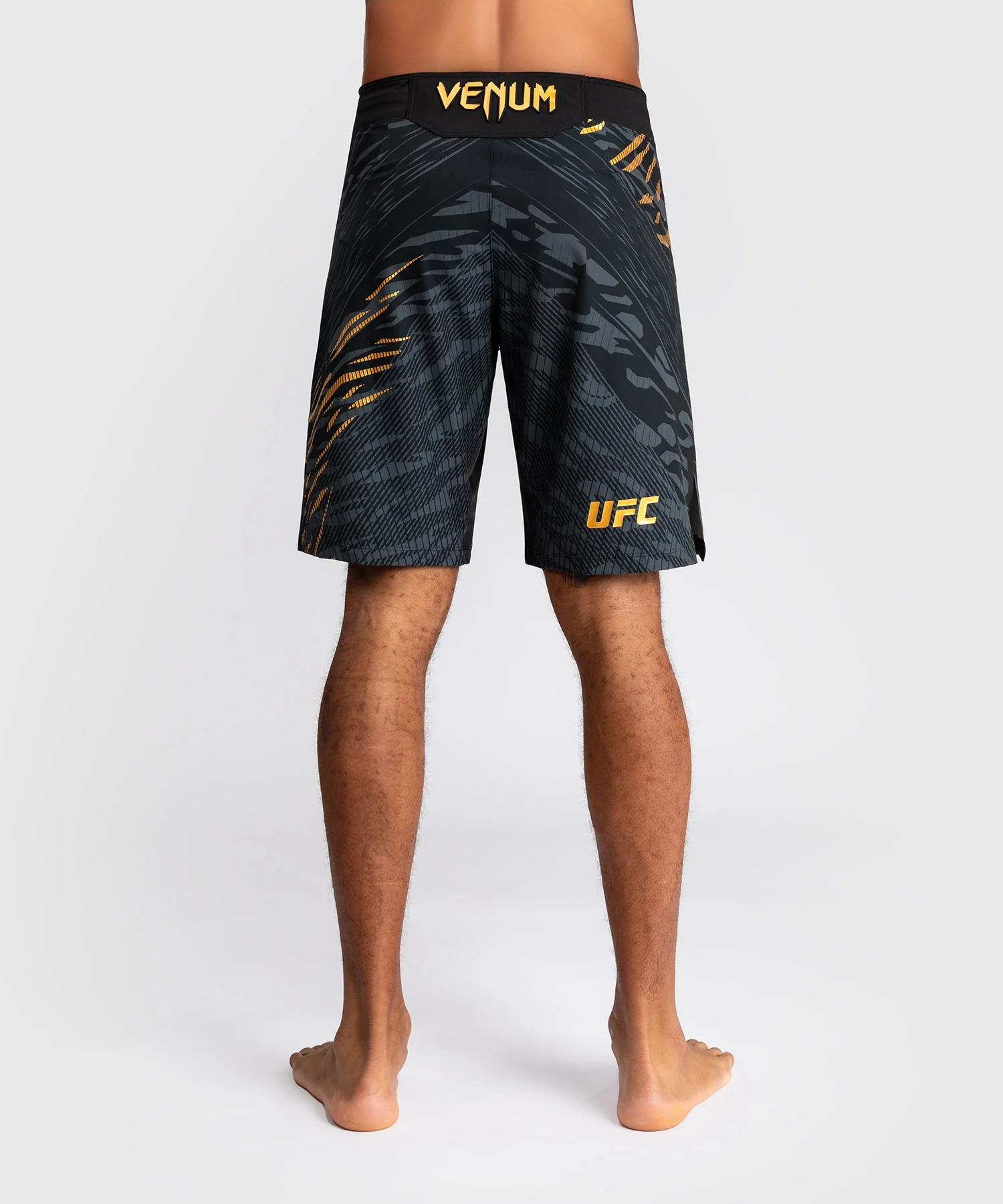 Shorts de Combat pour Hommes UFC Fusion by Venum Authentic Fight Night - Coupe Longue - Champion - Image 3