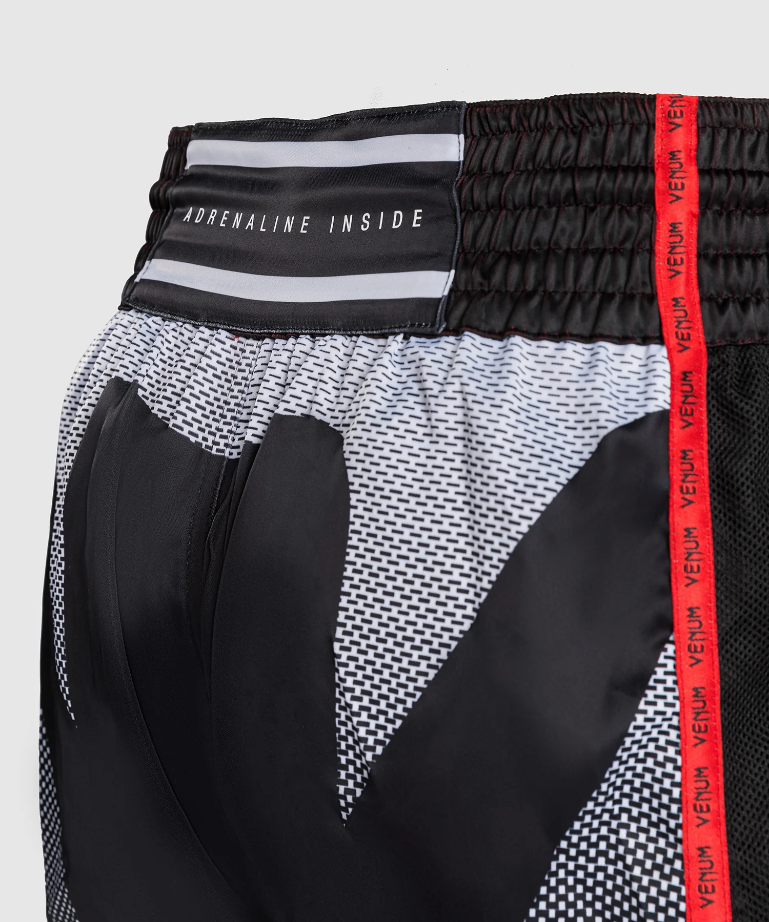 Shorts de Muay Thai Venum Adrenaline -Red - Image 6