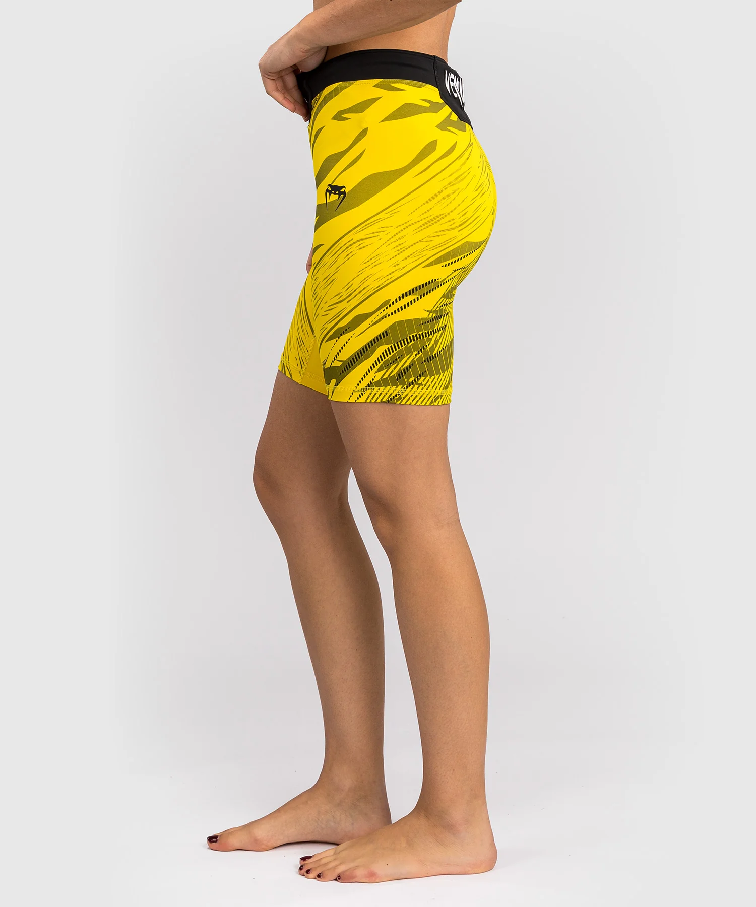 Short de compression pour Femmes UFC Fusion by Venum Authentic Fight Night - Coupe Longue - Jaune - Image 2