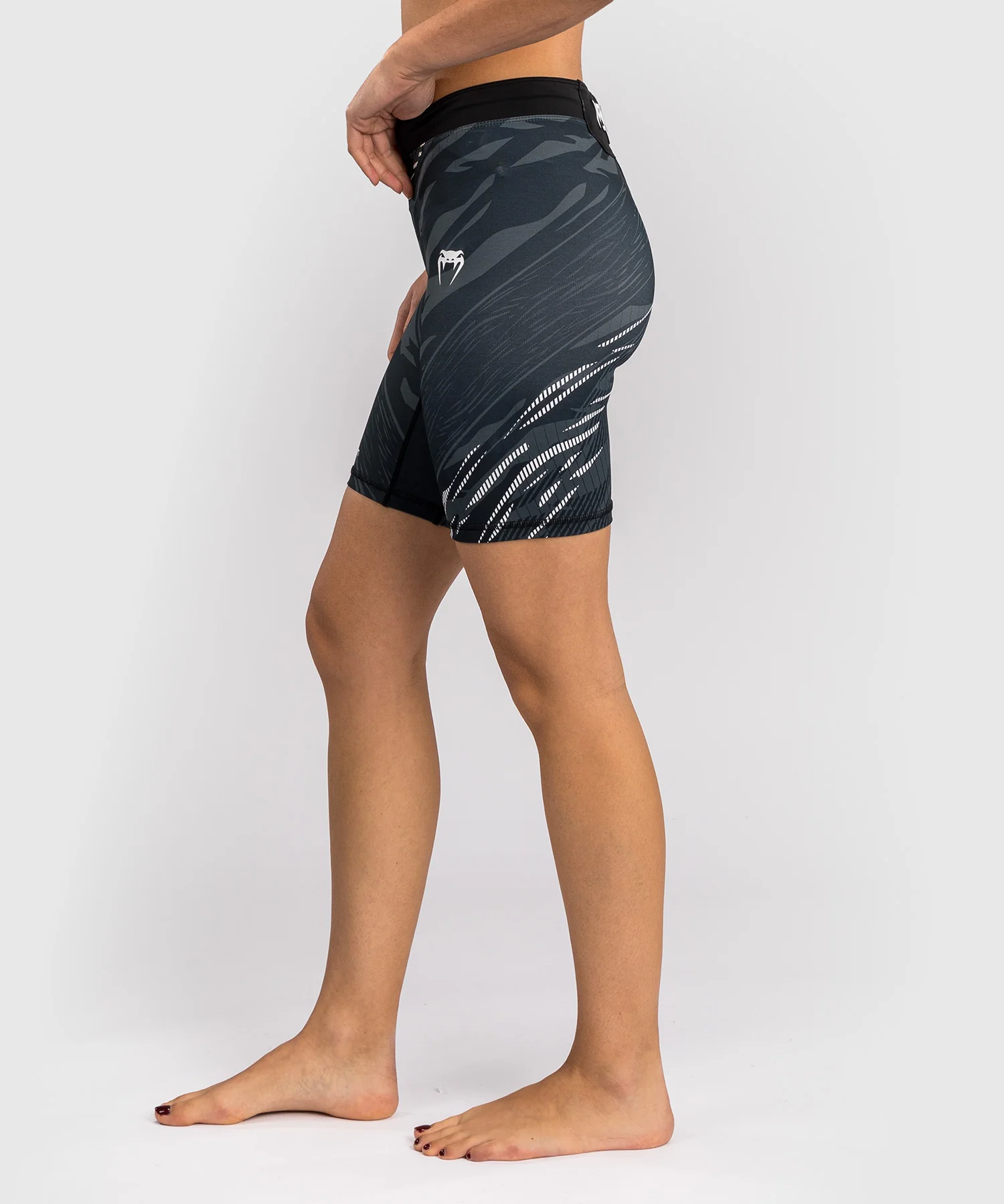 Short de compression pour Femmes UFC Fusion by Venum Authentic Fight Night - Coupe Longue - Noir - Image 2