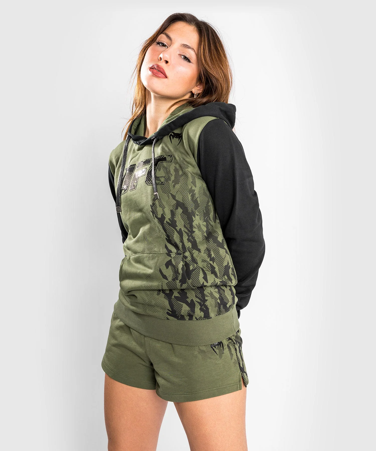Sweatshirt à Capuche Femme UFC Venum Authentic Fight Week - Kaki - Image 2