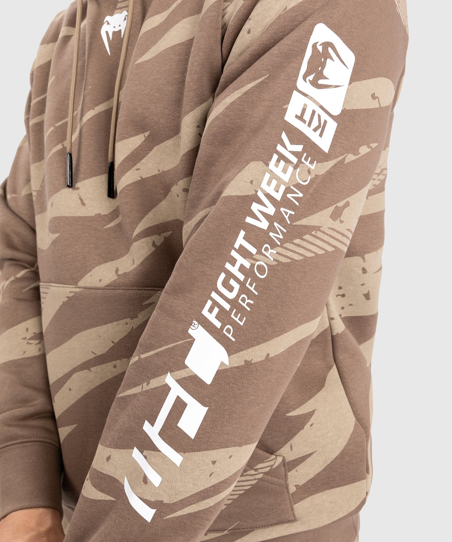 Sweatshirt À Capuche pour Hommes UFC Adrenaline by Venum Fight Week - Desert Camo - Image 4