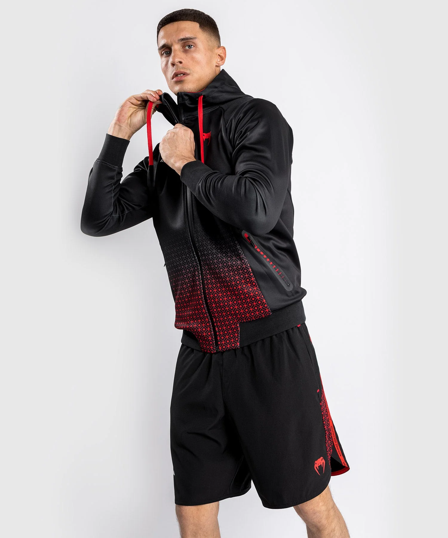 Sweatshirt à Capuche UFC Venum Performance Institute - Noir/Rouge - Image 7
