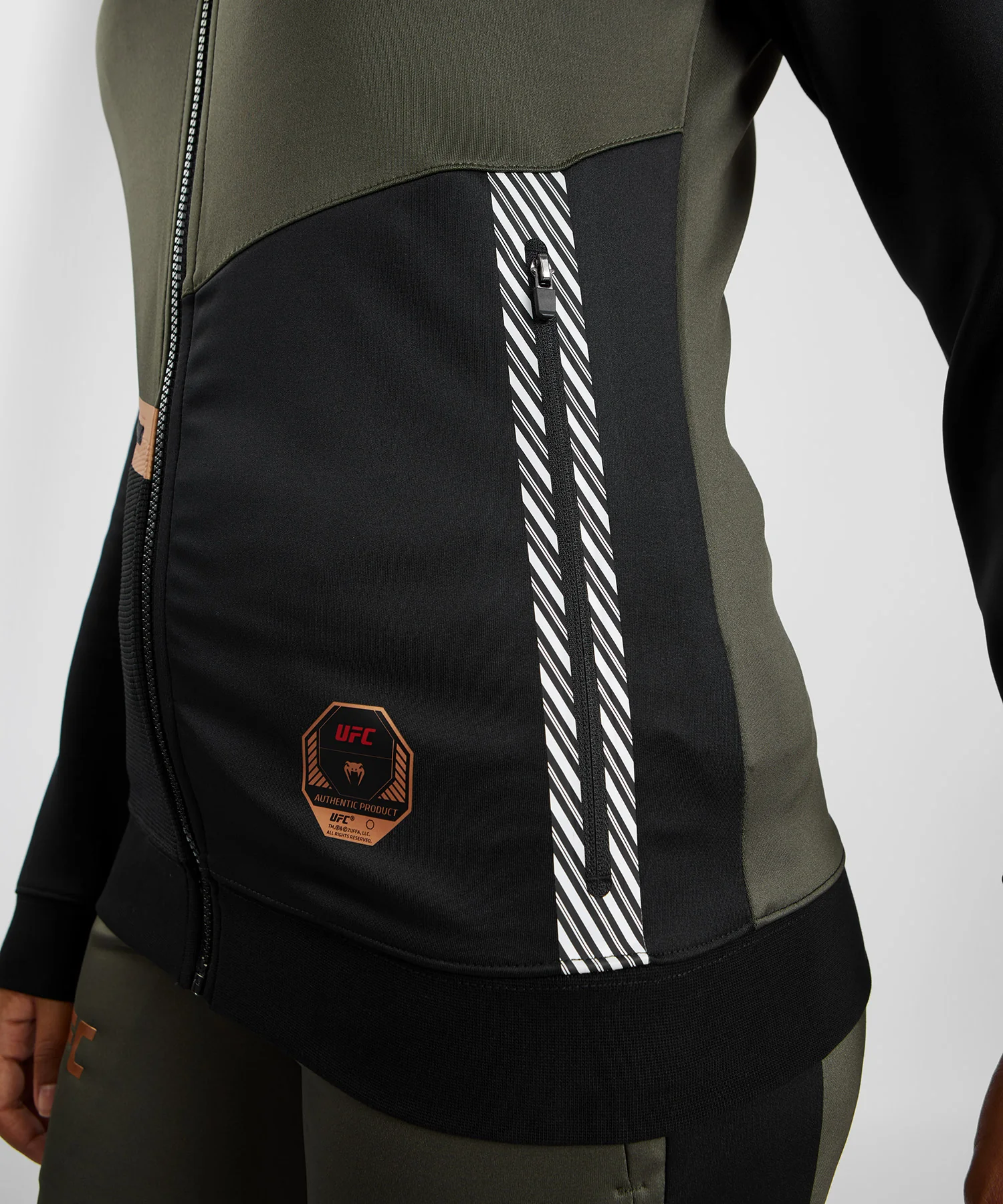 Sweatshirt zippé à capuche pour Femmes UFC Adrenaline by Venum Fight Week - Kaki/Bronze - Image 4