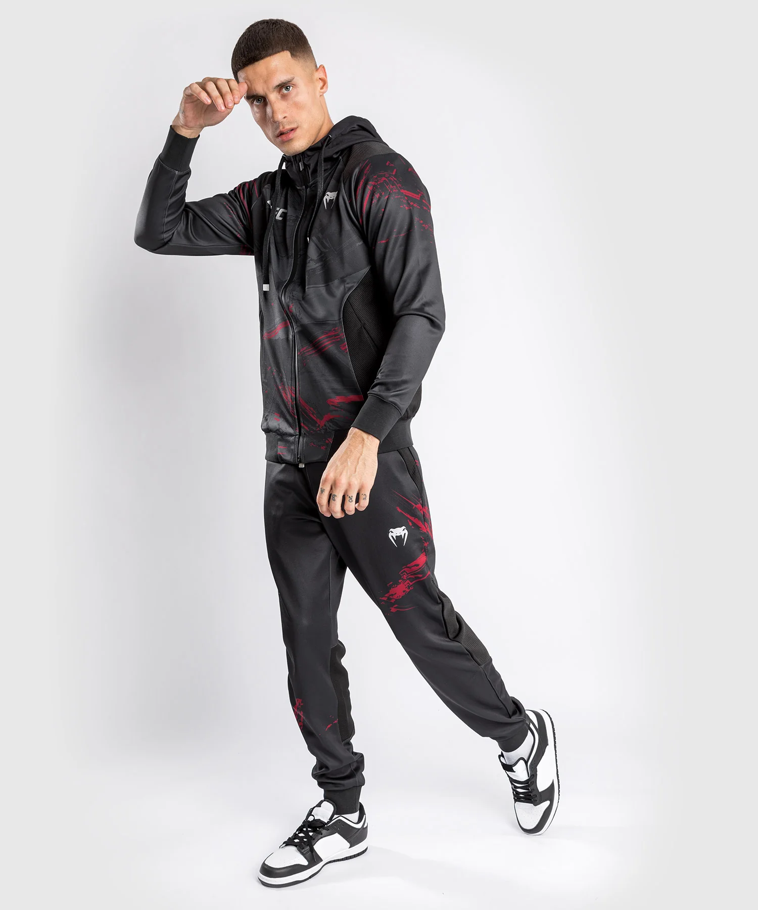 Veste à capuche pour Hommes UFC Venum Authentic Fight Week 2.0 - Noir/Rouge - Image 7