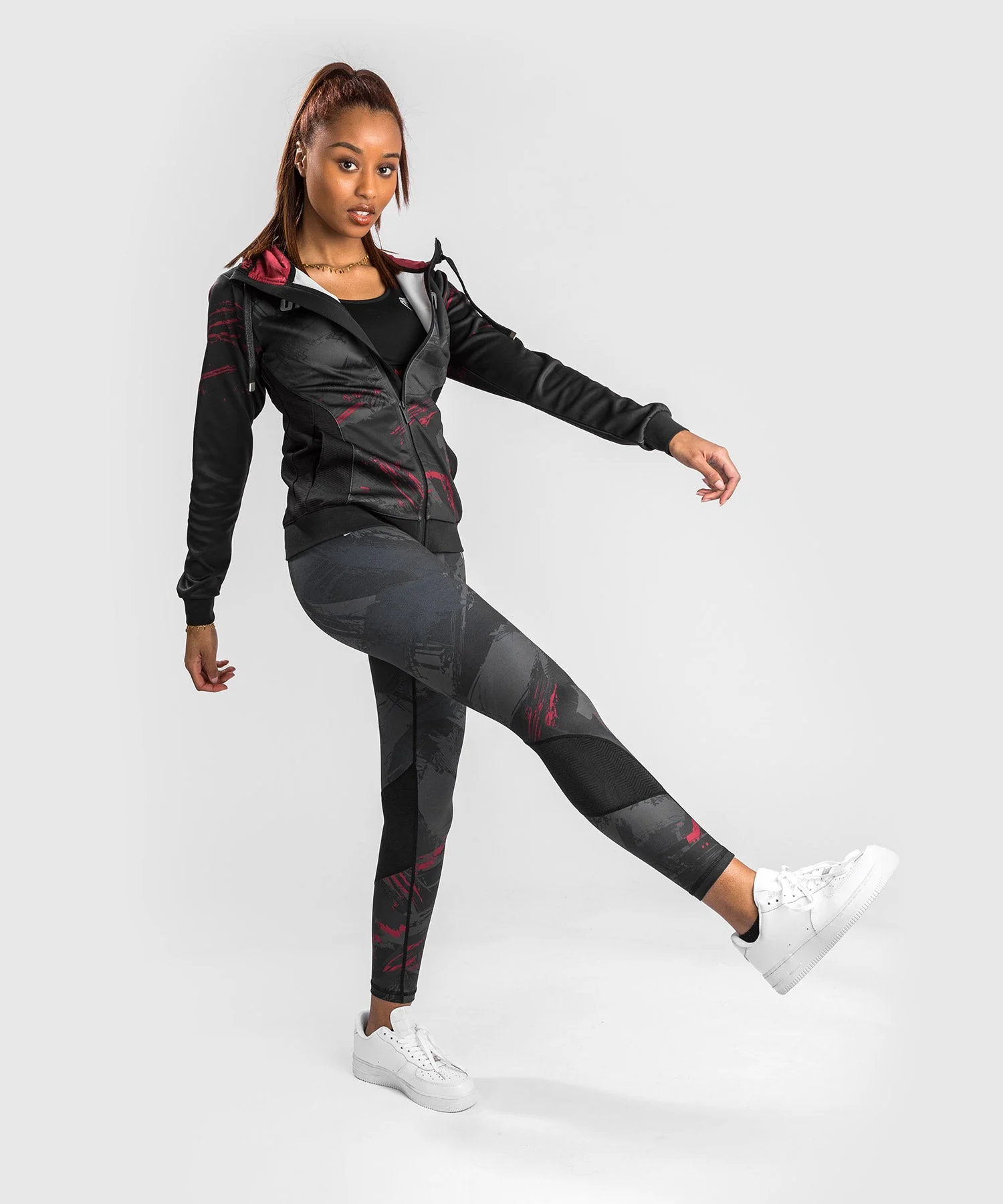 Sweatshirt Zippé UFC Venum Authentic Fight Week 2.0 - Pour Femmes - Noir/Rouge - Image 3