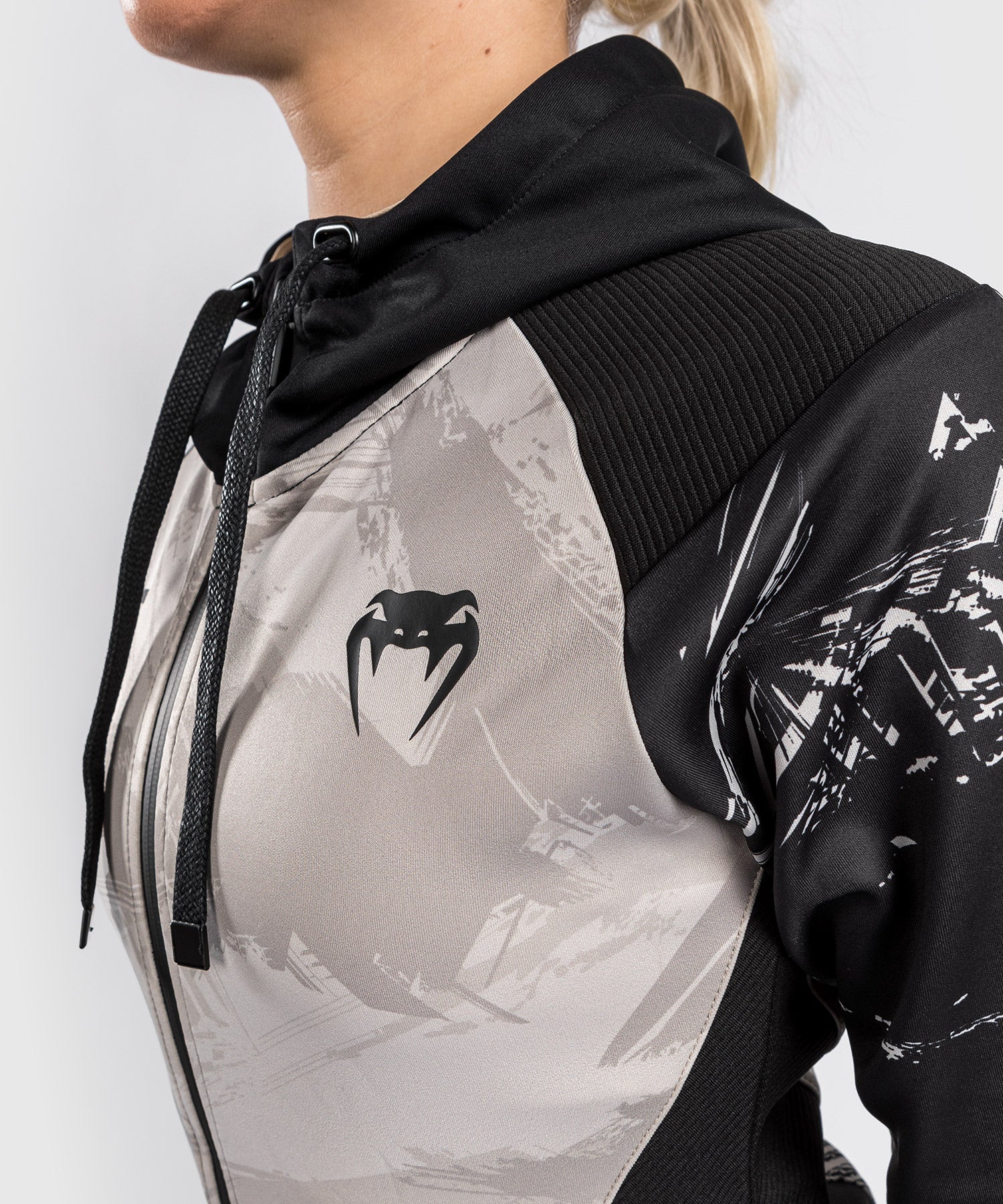 Sweatshirt Zippé pour Femmes UFC Venum Authentic Fight Week 2.0 - Noir/Sable - Image 5