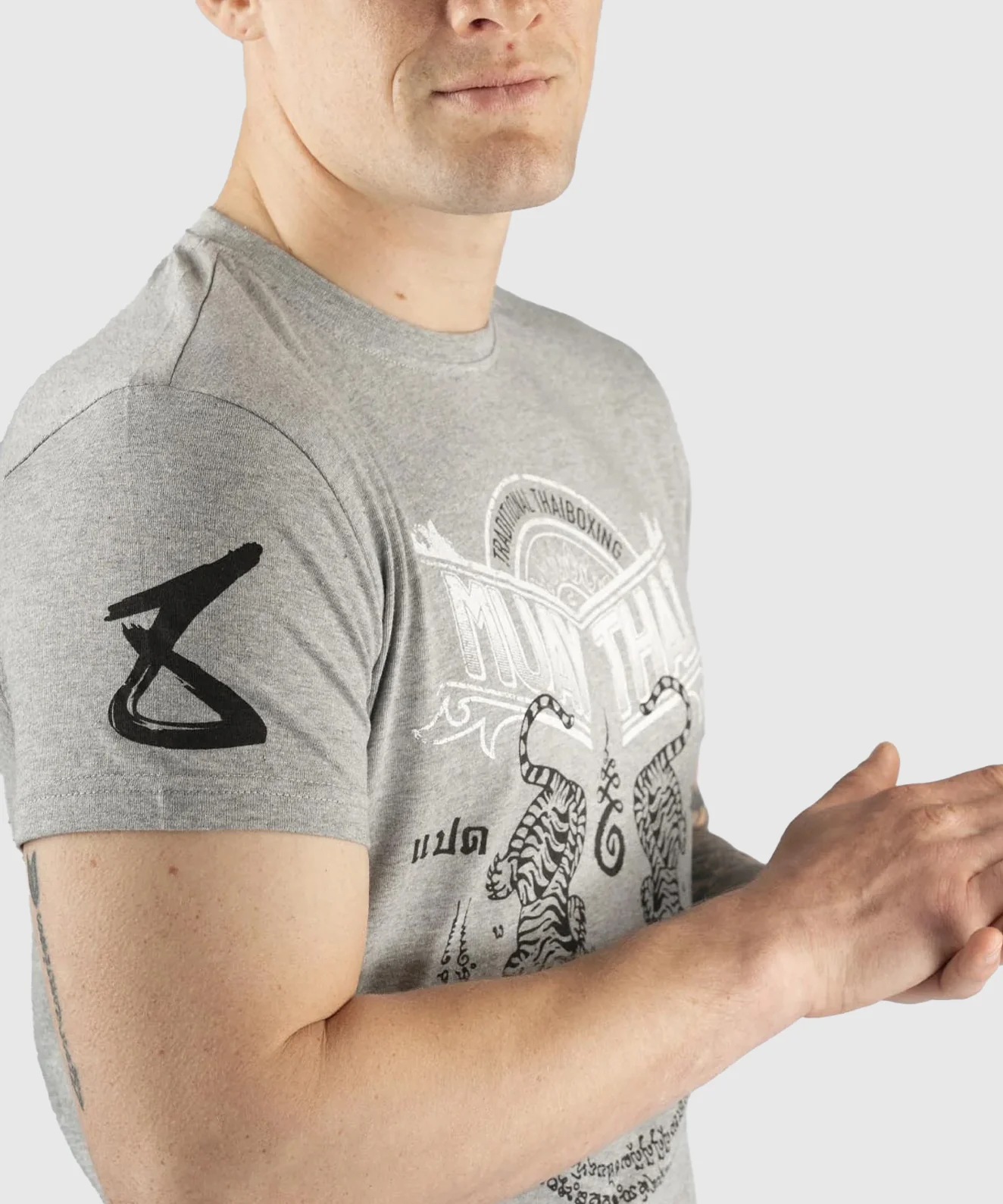 T-shirt 8 Weapons Sak Yant Tigers - Gris - Image 5