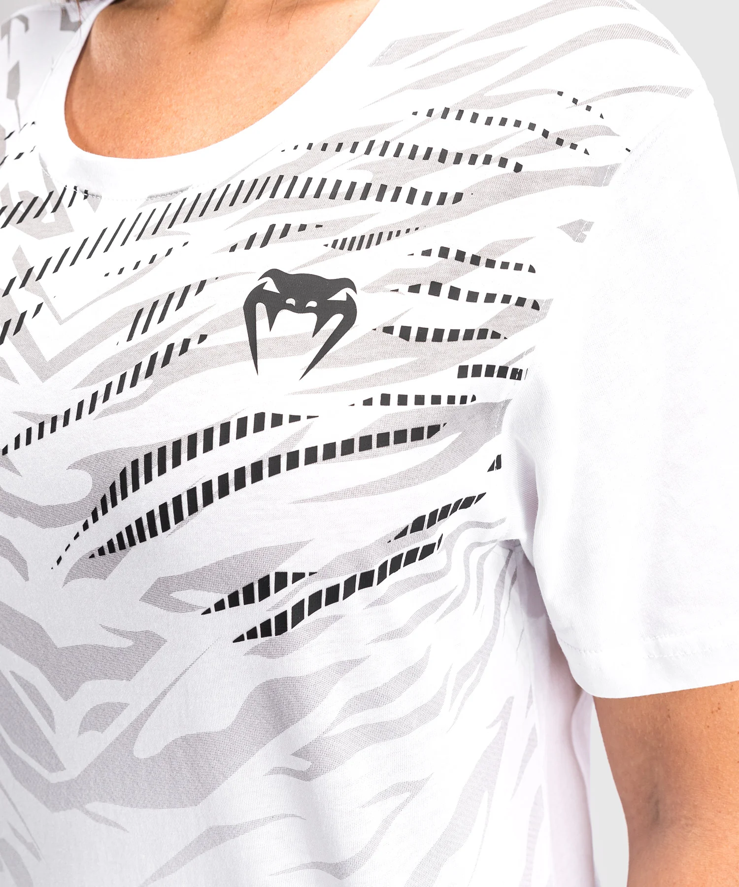 T-shirt à Manches Courtes pour Femmes UFC Fusion by Venum Replica - Blanc - Image 3