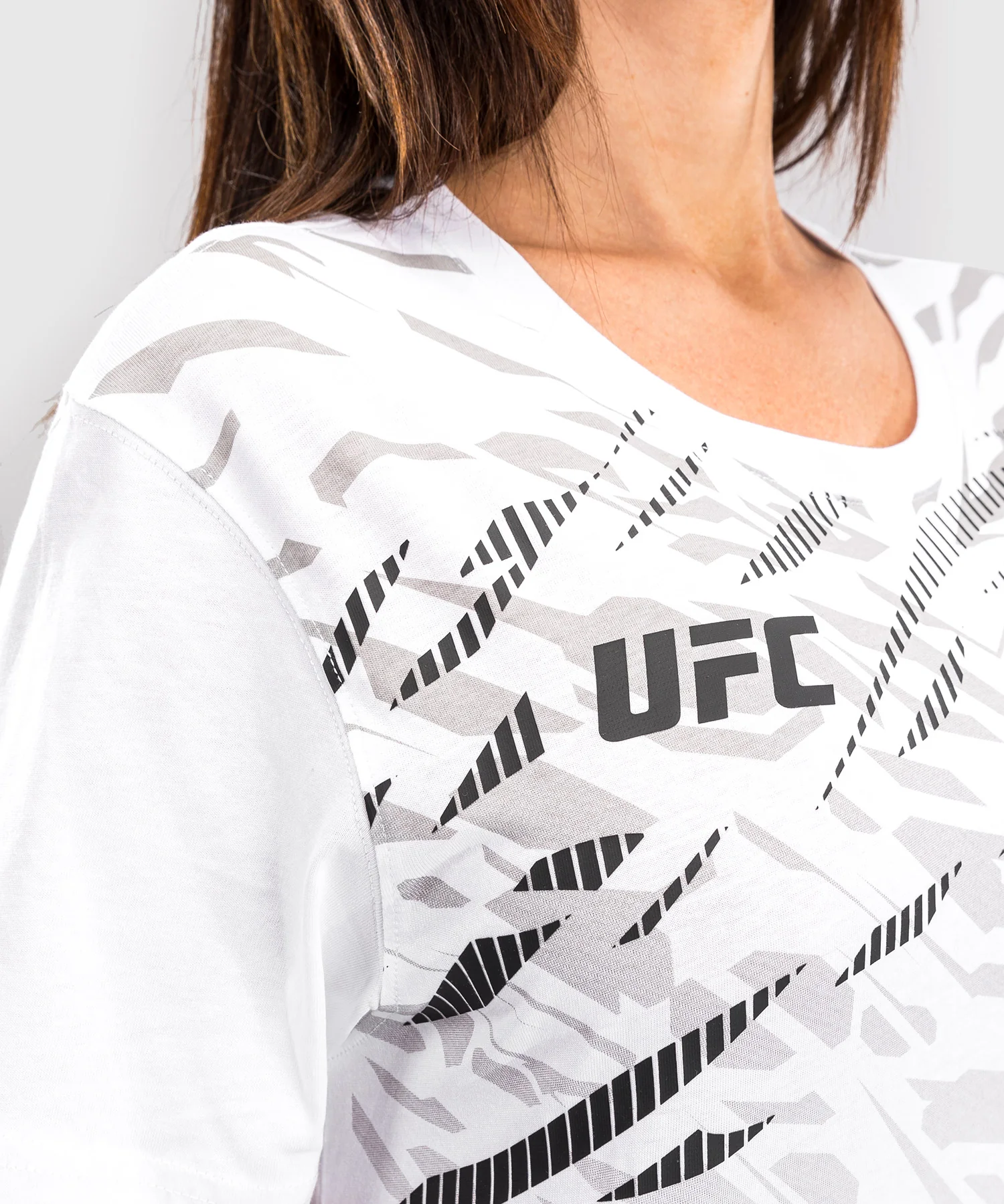 T-shirt à Manches Courtes pour Femmes UFC Fusion by Venum Replica - Blanc - Image 4