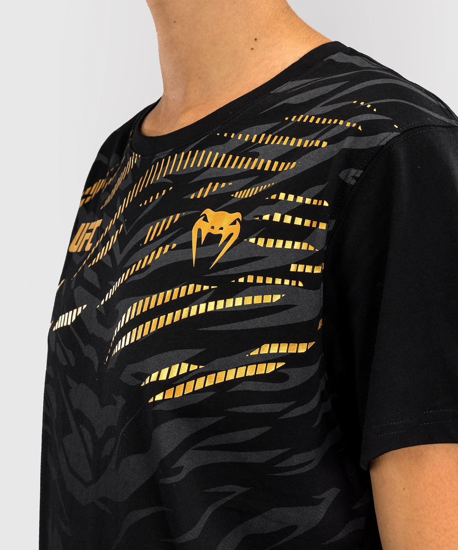 T-shirt à Manches Courtes pour Femmes UFC Fusion by Venum Replica - Champion - Image 3