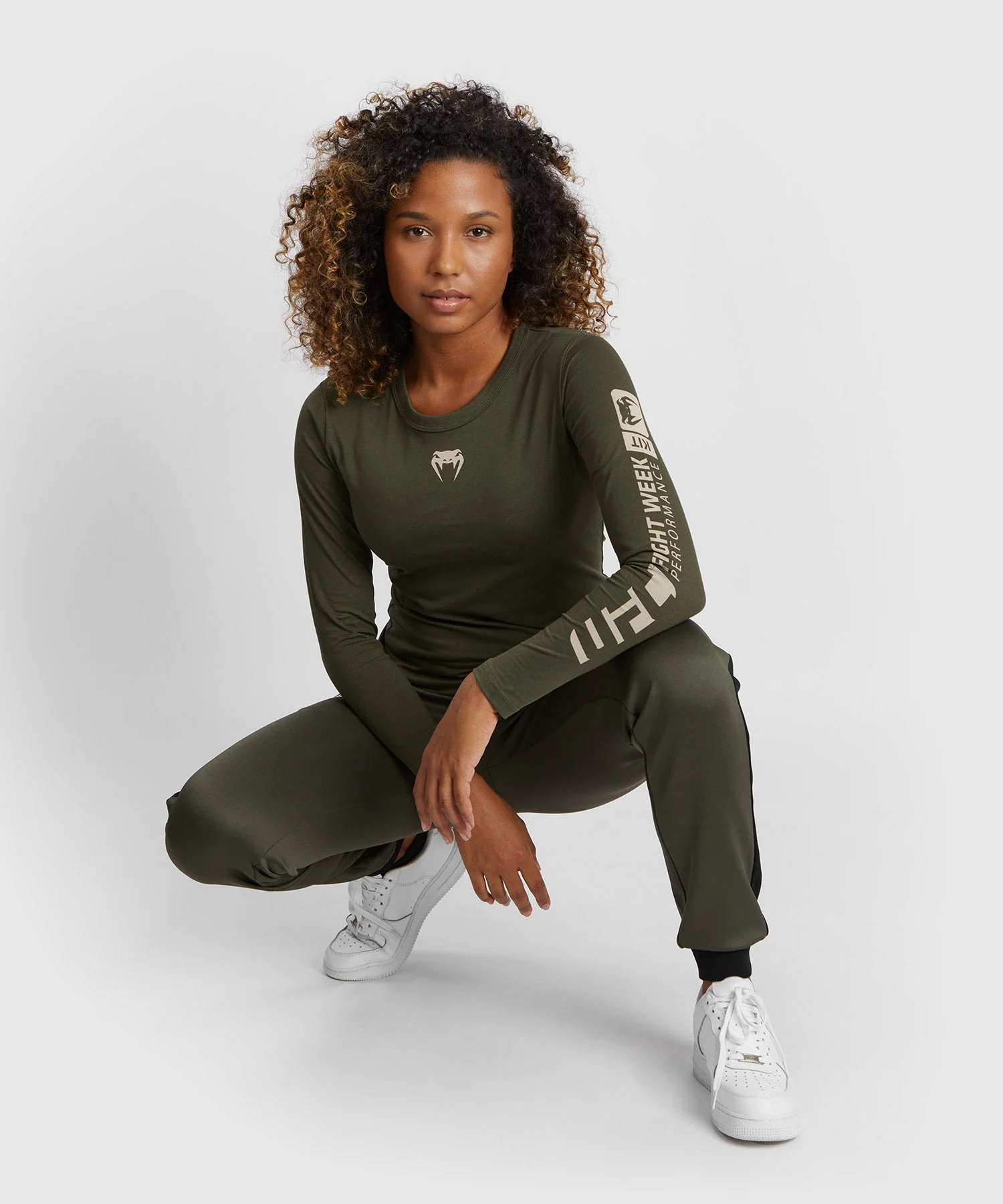 T-shirt à manches longues en coton pour Femmes UFC Adrenaline by Venum Fight Week - Kaki/Bronze - Image 10