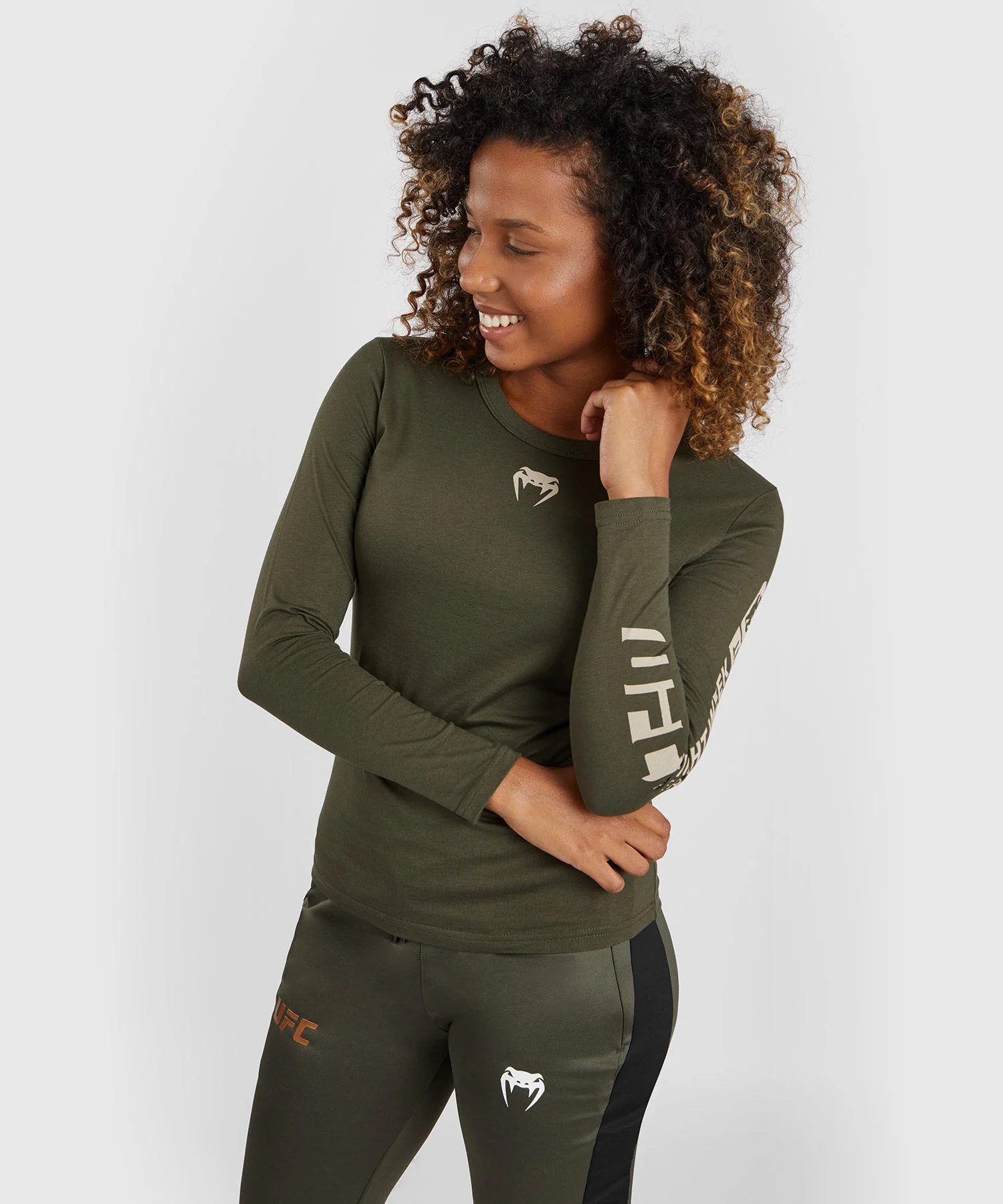 T-shirt à manches longues en coton pour Femmes UFC Adrenaline by Venum Fight Week - Kaki/Bronze - Image 8