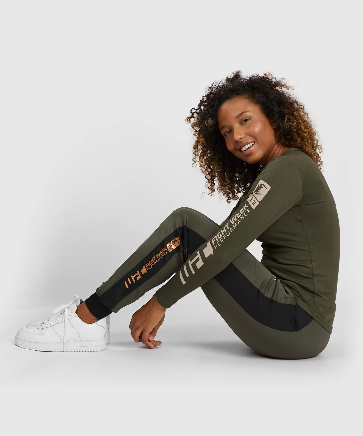 T-shirt à manches longues en coton pour Femmes UFC Adrenaline by Venum Fight Week - Kaki/Bronze - Image 9