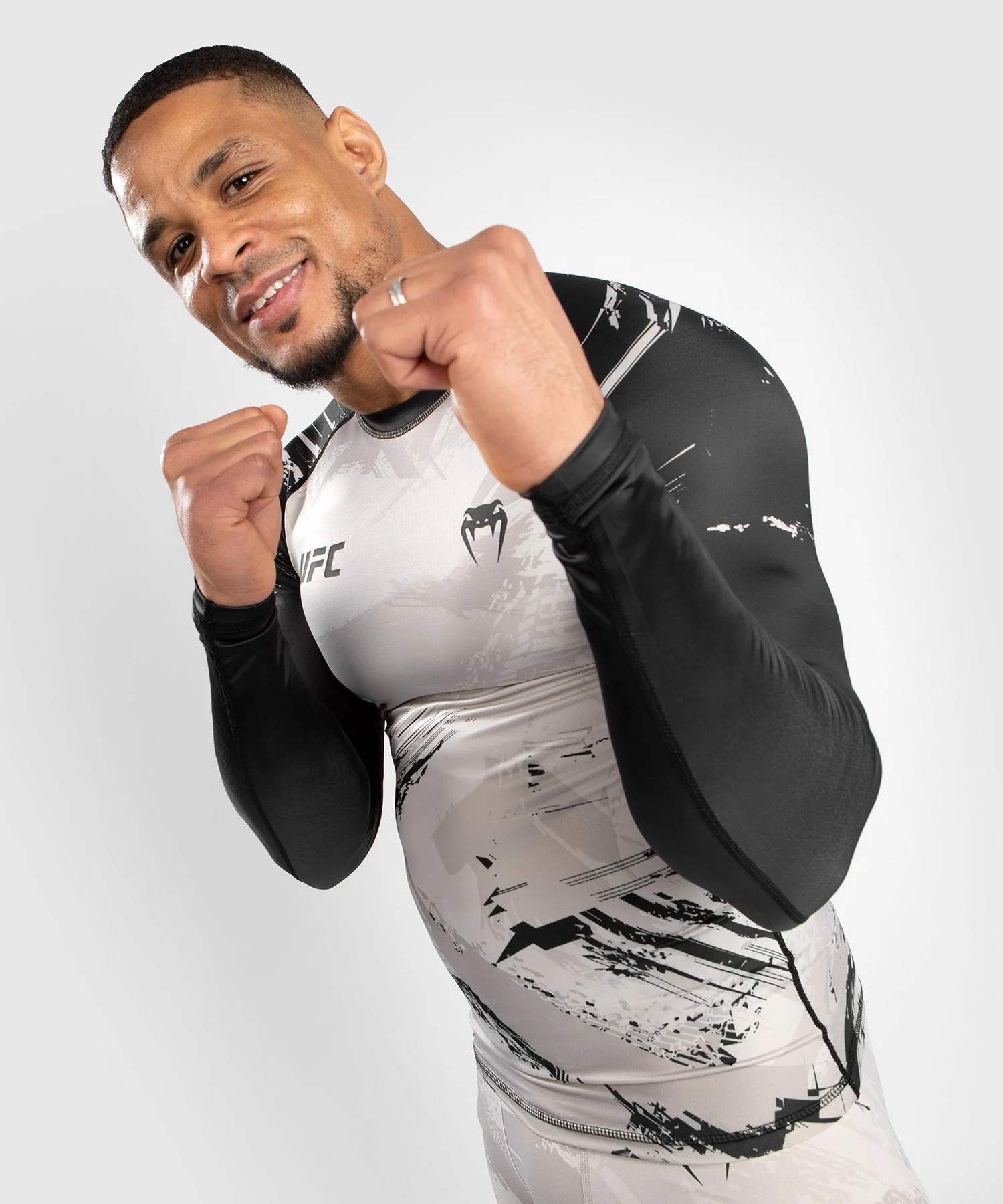 T-Shirt de Compression UFC Venum Authentic Fight Week 2.0 - Sable/Noir - Image 3