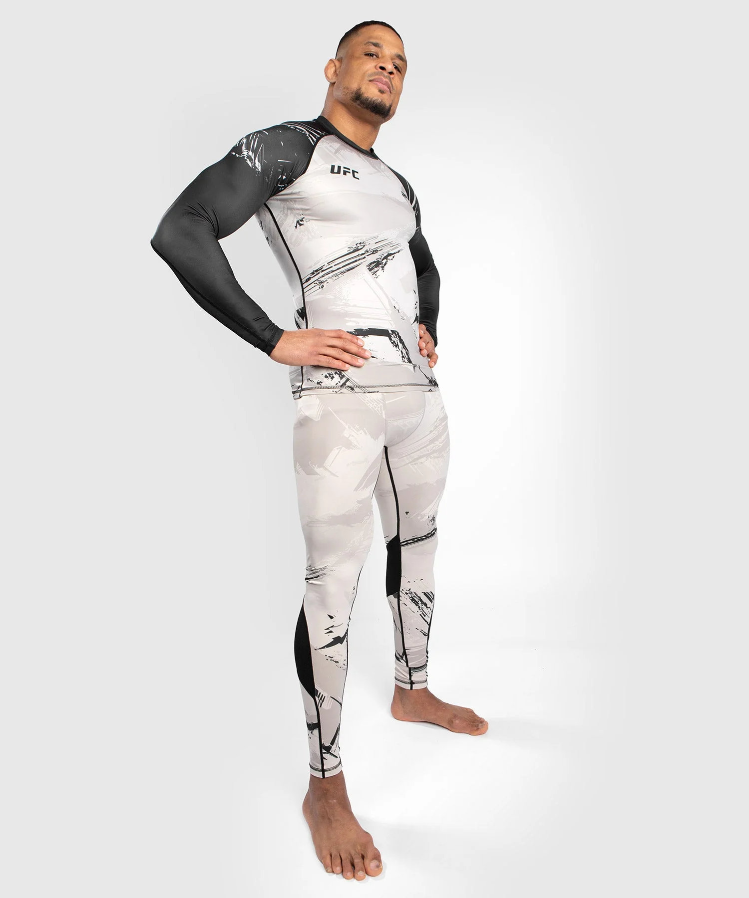 T-Shirt de Compression UFC Venum Authentic Fight Week 2.0 - Sable/Noir - Image 6