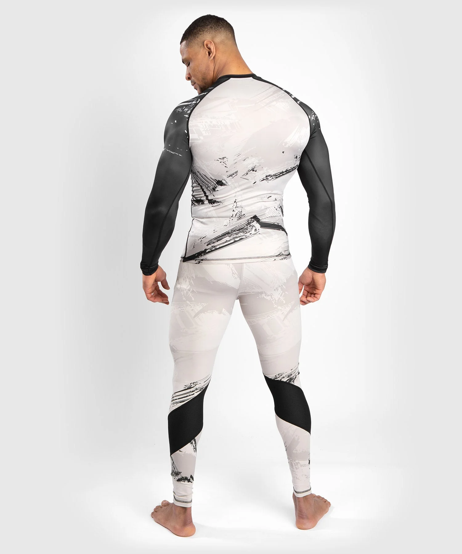 T-Shirt de Compression UFC Venum Authentic Fight Week 2.0 - Sable/Noir - Image 7