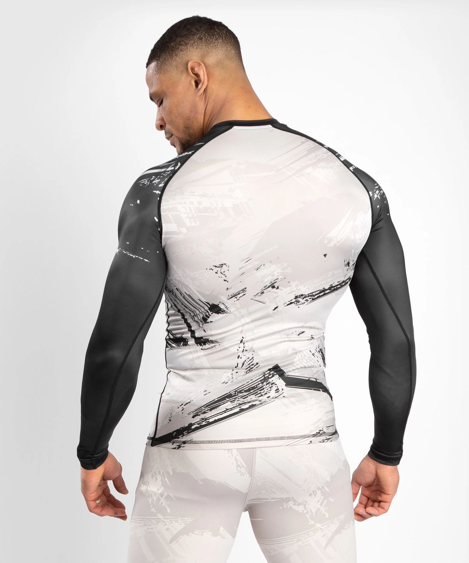 T-Shirt de Compression UFC Venum Authentic Fight Week 2.0 - Sable/Noir - Image 8