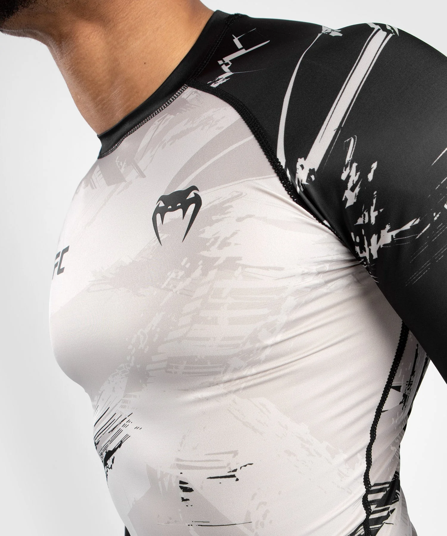 T-Shirt de Compression UFC Venum Authentic Fight Week 2.0 - Sable/Noir - Image 9